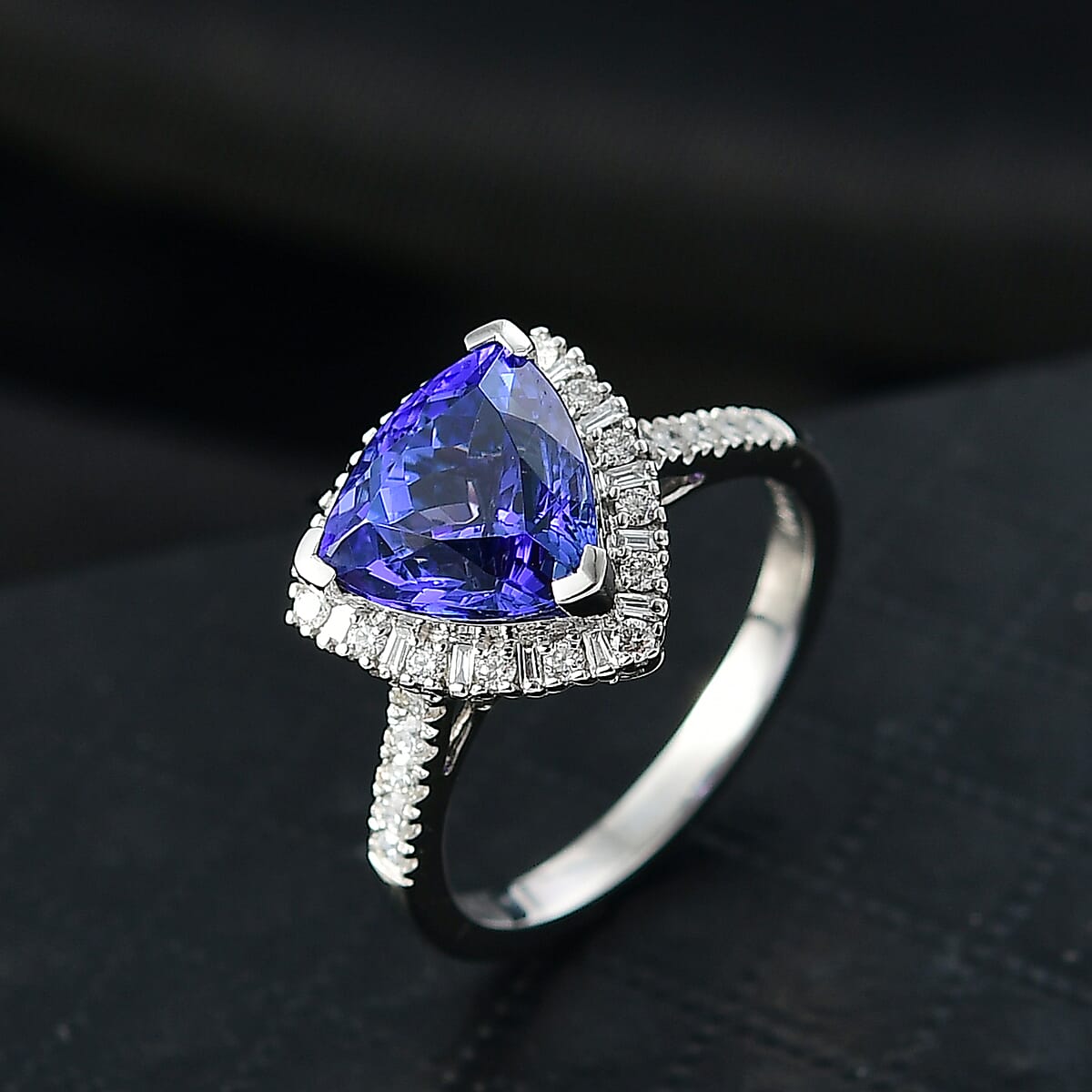 Doorbuster Certified & Appraised Rhapsody AAAA Tanzanite and E-F VS Diamond 3.54 ctw Ring in 950 Platinum (Size 6.0) 5.77 Grams image number 1
