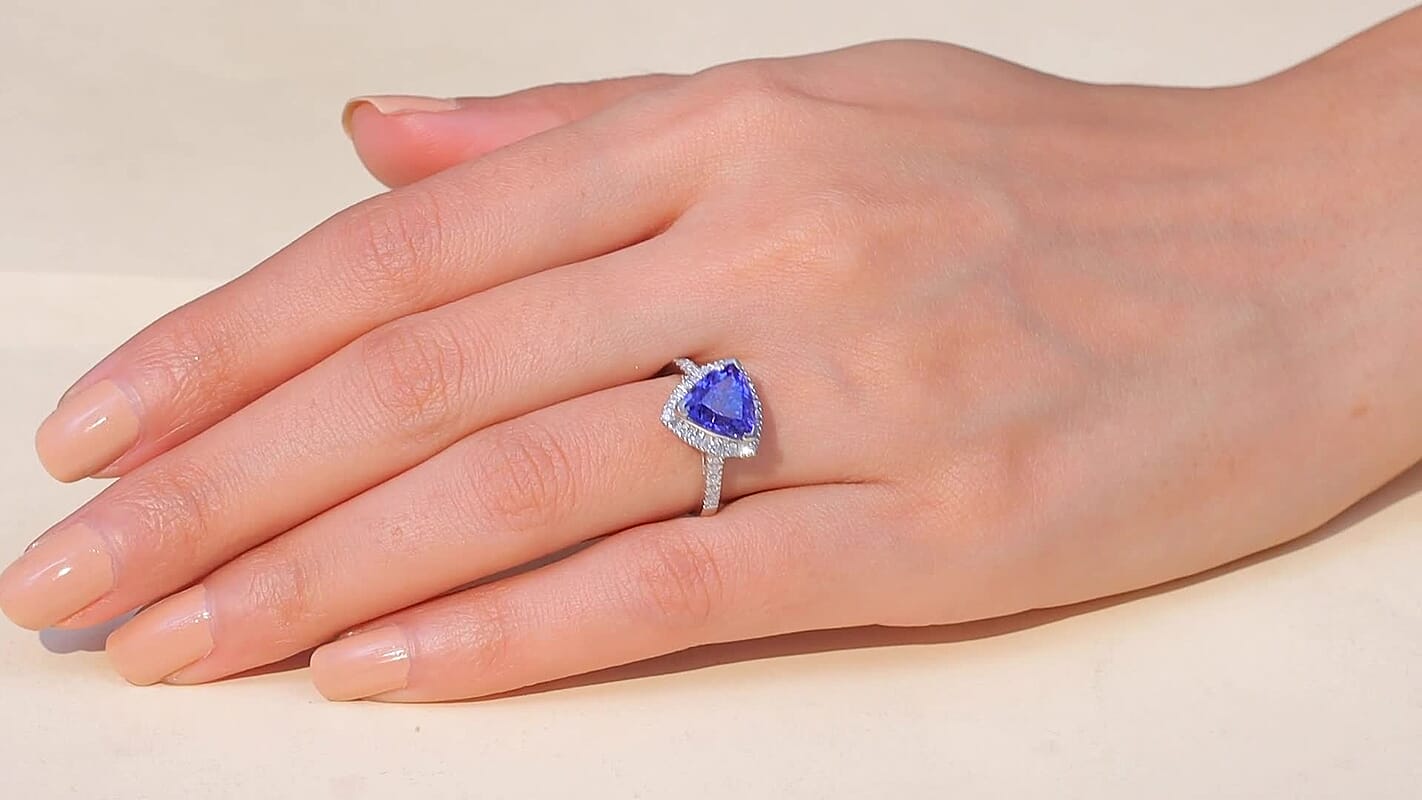 Certified & Appraised Rhapsody AAAA Tanzanite and E-F VS Diamond 3.54 ctw Ring in 950 Platinum 5.77 Grams