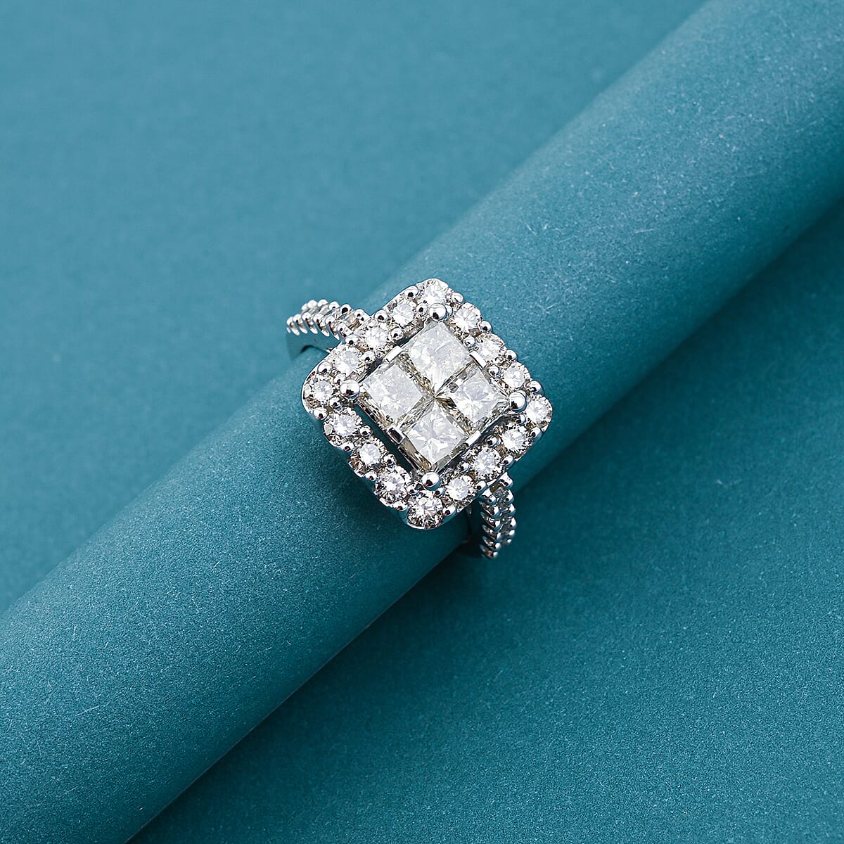 Diamond G SI 4.00 ctw Ring in 10K White Gold 4.80 Grams