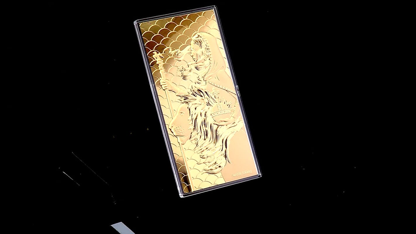 24K Gold Crown & Courage - The Queen’s Lion Legacy Embossed Sheet (15.5x7.5cm) 100mg
