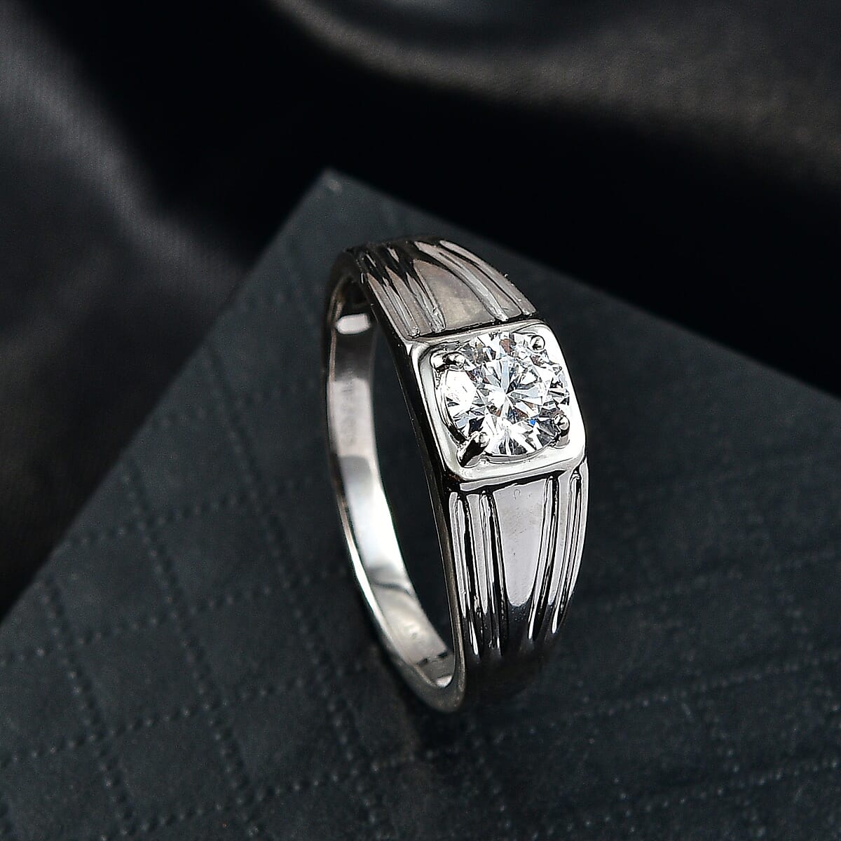 Luxuriant Lab Grown Diamond G-H SI 1.00 ctw  Men's Ring in 950 Palladium (Size 12.0) 4.90 Grams (Del. in 10-12 Days)  image number 1
