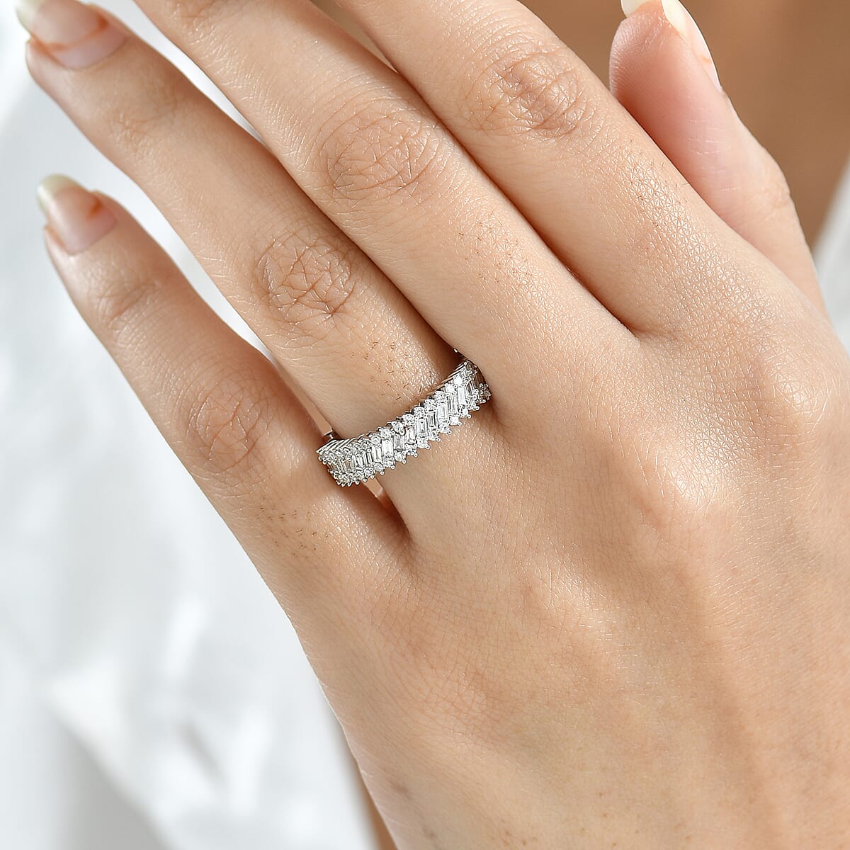 Luxuriant Lab Grown Diamond G-H SI 0.50 ctw Eternal Weave Ring in Rhodium Over Sterling Silver (Size 7.0) image number 2