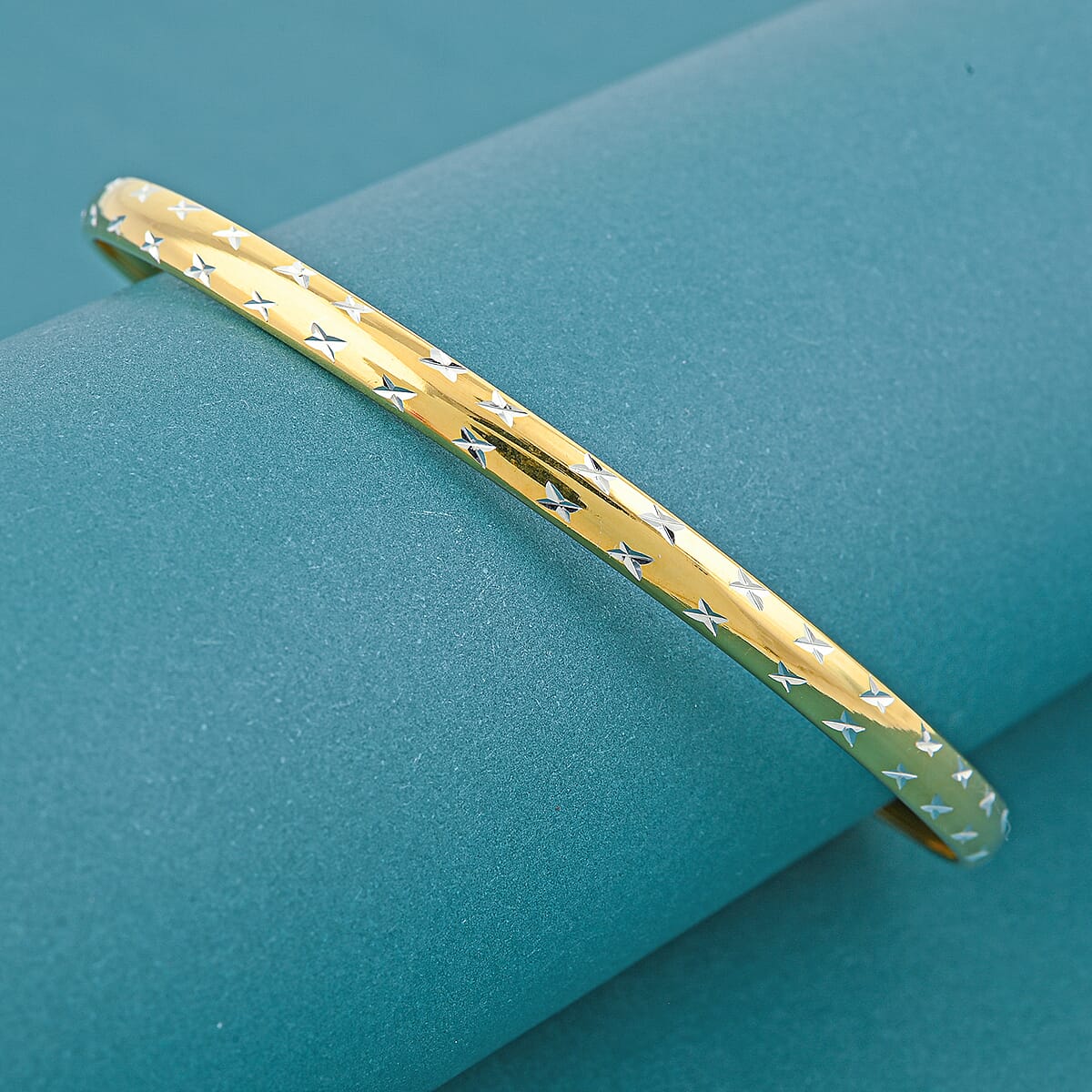 Diamond-cut Bangle Bracelet in 14K YG Over and Sterling Silver (8.0 In) 3.60 Grams image number 1