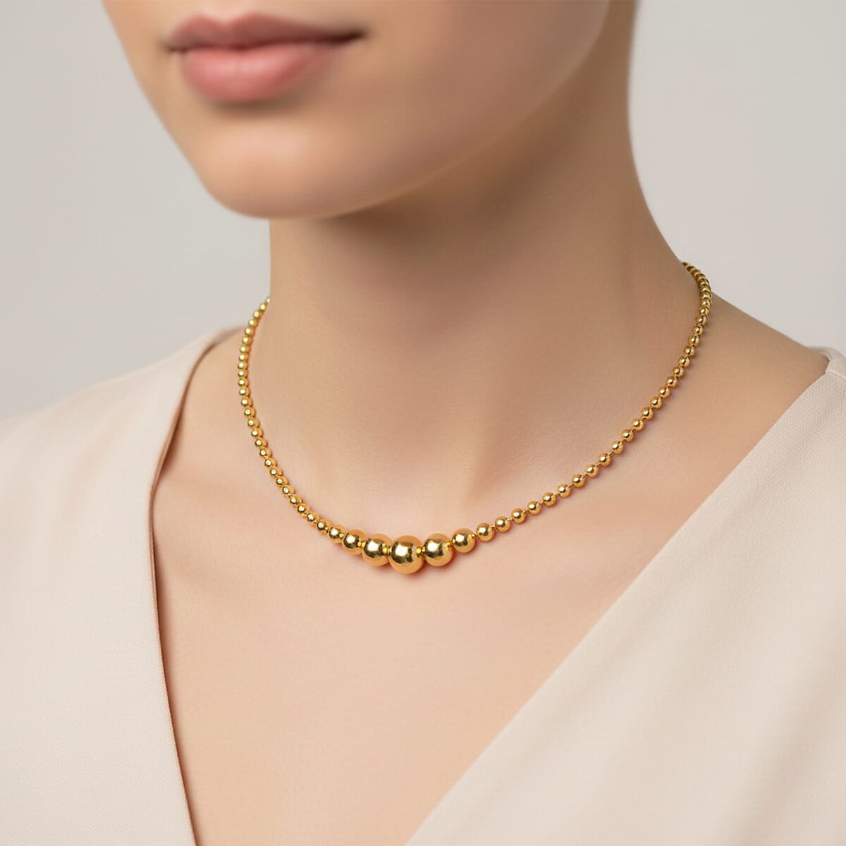 Doorbuster Round Shape Beaded Chain Necklace in Goldtone 20-22 Inches image number 2