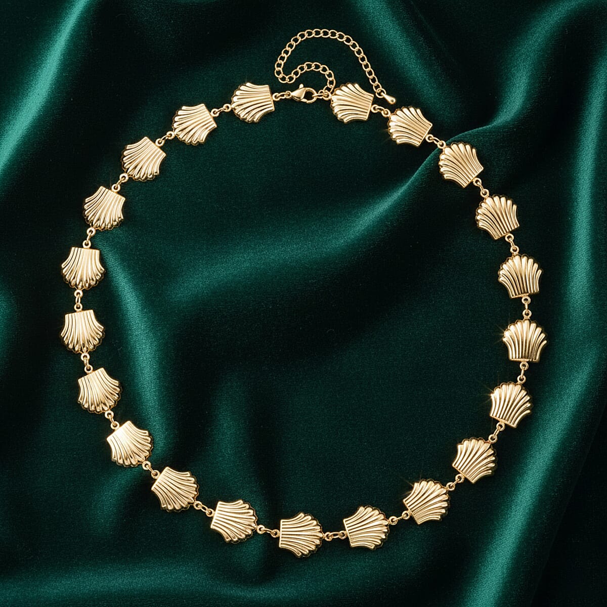 Doorbuster Shell Beaded Chain Necklace in Goldtone 20-22 Inches image number 1