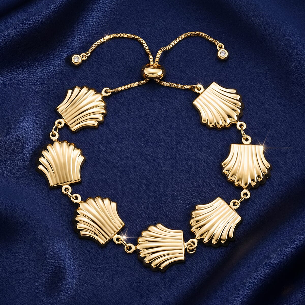 Doorbuster Shell Beaded Chain Bracelet in Goldtone (6.9In) image number 1