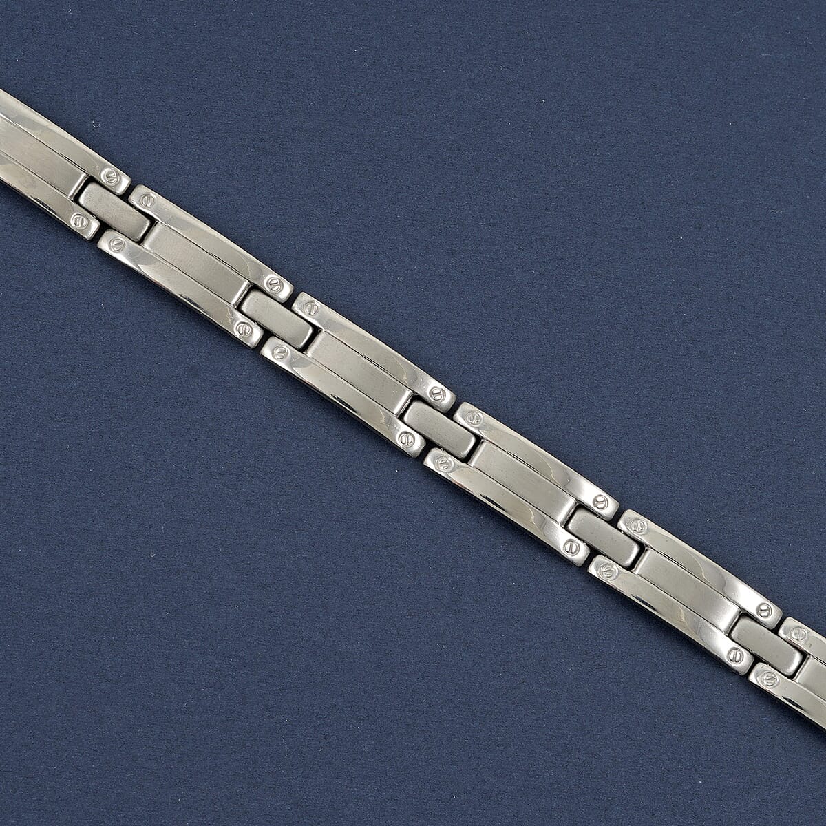 Link Chain Bracelet in Stainless Steel (8.00 In) image number 2