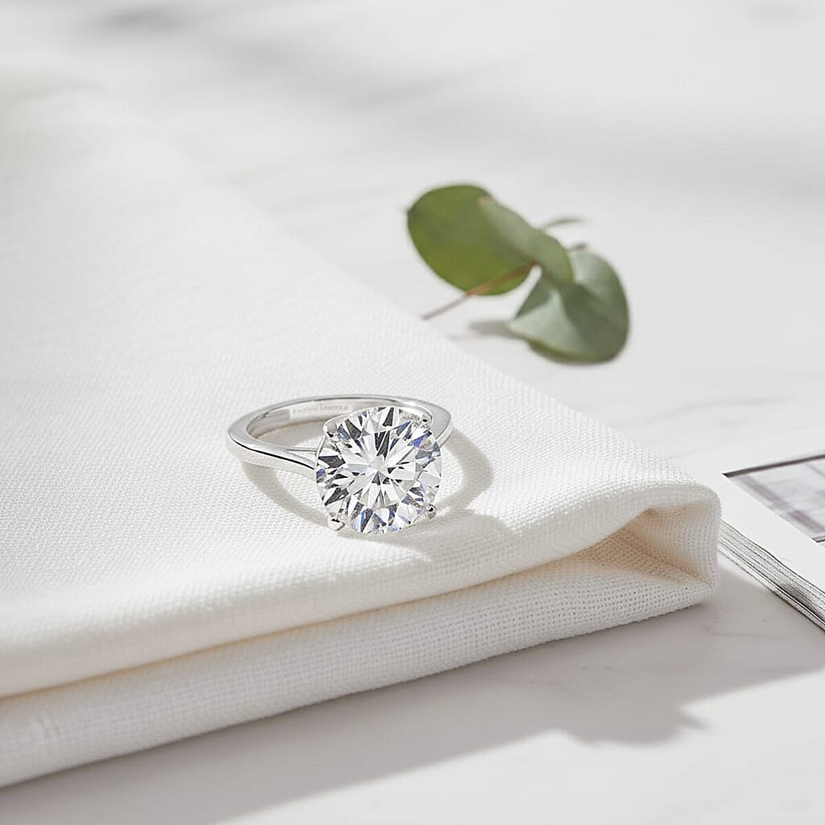 IGI Certified 950 Platinum Luxuriant Lab Grown Diamond (E-F, VS) Ring (Size 10.0) 5.00 ctw image number 1