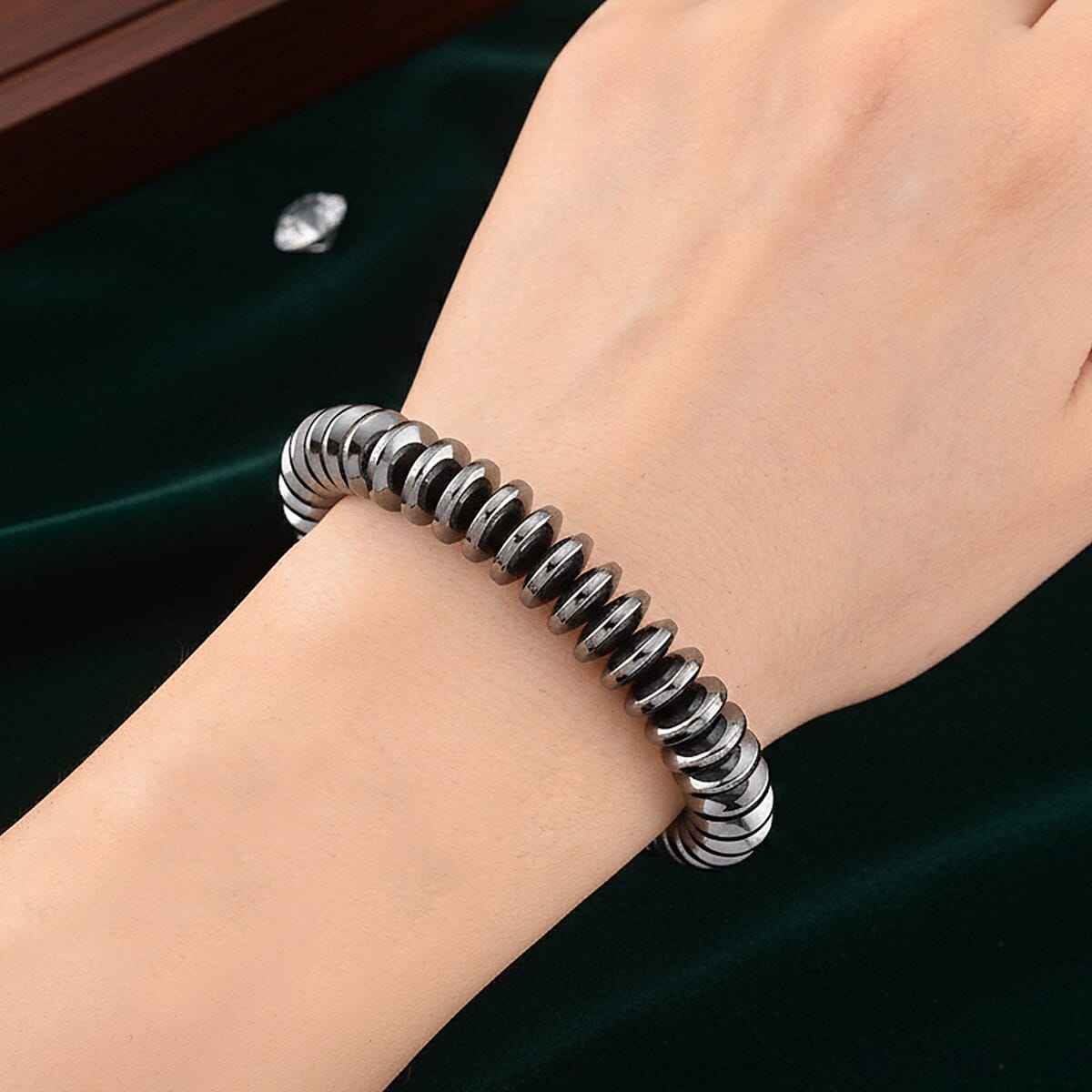 Black Hematite 257.00 ctw Roundel Beaded Stretch Bracelet (6.75-7.25in) image number 2