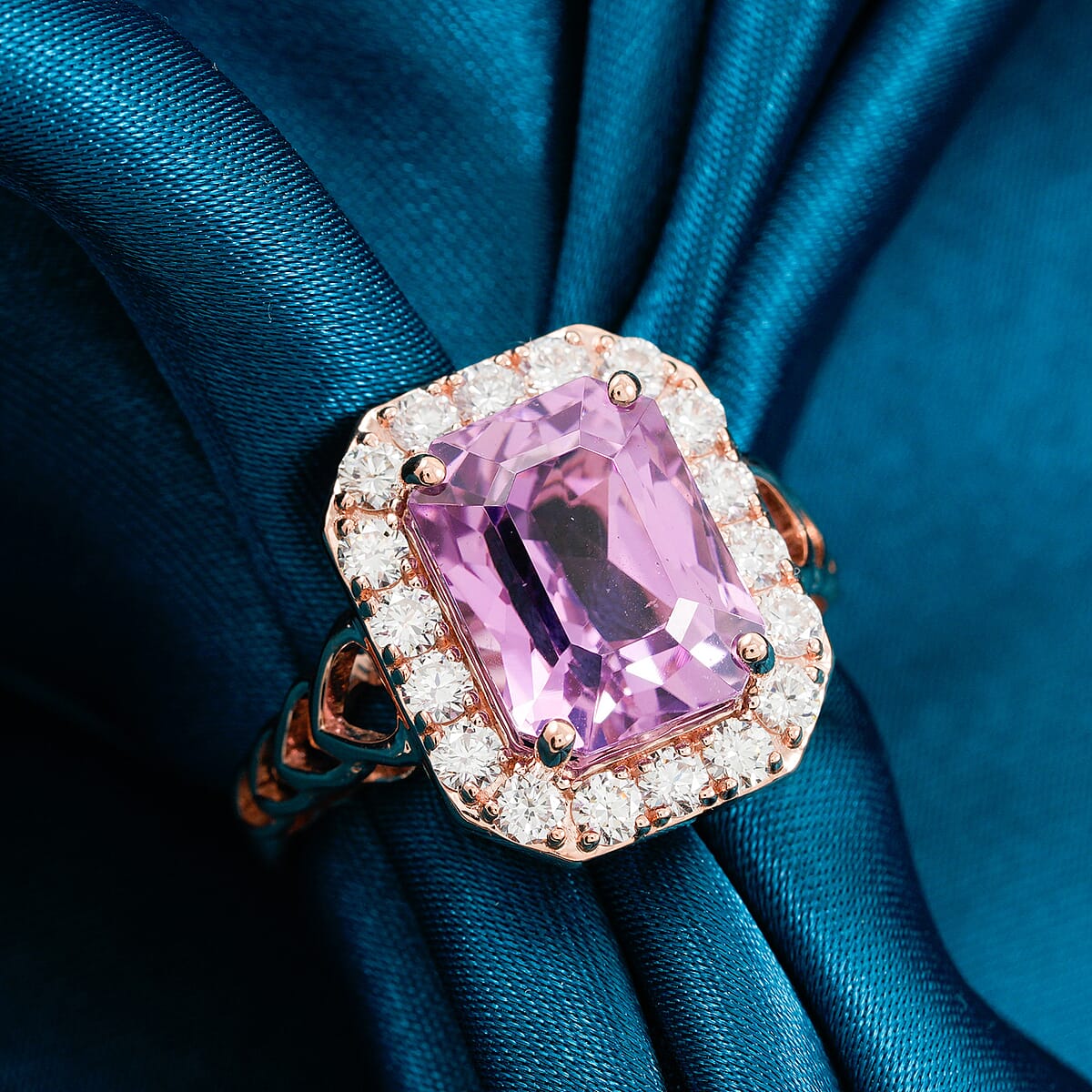 Certified & Appraised AAA Martha Rocha Kunzite and Luxuriant Lab Grown Diamond E-F VS 9.25 ctw Ring in 10K Rose Gold (Size 10.0) 5.46 Grams image number 1