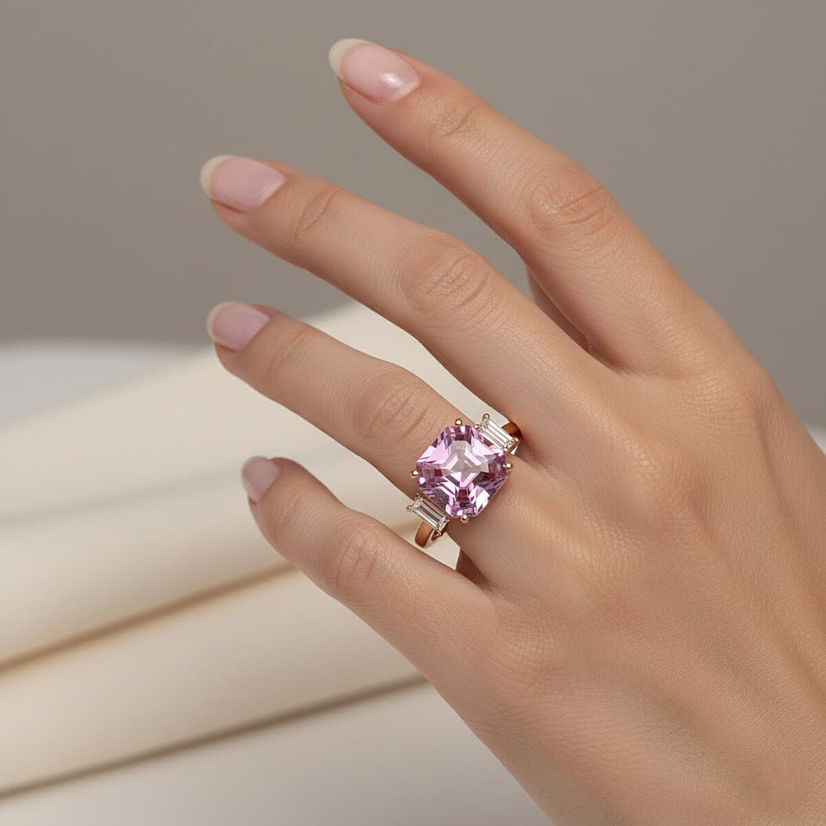 Certified & Appraised AAA Martha Rocha Kunzite and Luxuriant Lab Grown Diamond E-F VS 10.00 ctw Ring in 10K Rose Gold (Size 8.0) image number 2