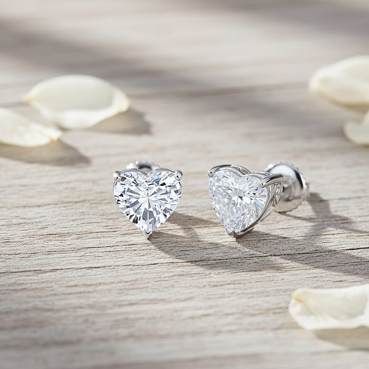 IGI Certified 950 Platinum Luxuriant Lab Grown Diamond (E-F, VS) Earrings (4.5 g) 5.00 ctw image number 1