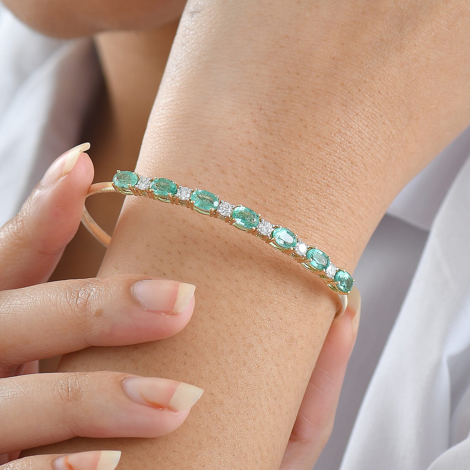  AAA Kagem Zambian Emerald and Luxuriant Lab Grown Diamond E-F VS 3.60 ctw Cuff Bracelet in 10K Yellow Gold (7.25 In) 4.30 Grams