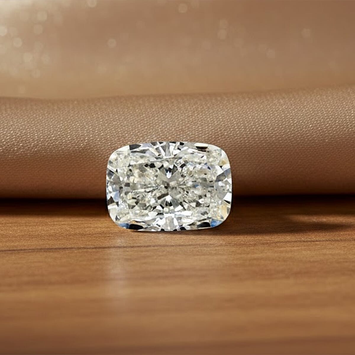 IGI Certified Luxuriant Lab Grown Diamond (Radiant) (G, VS2) 4.00 ctw