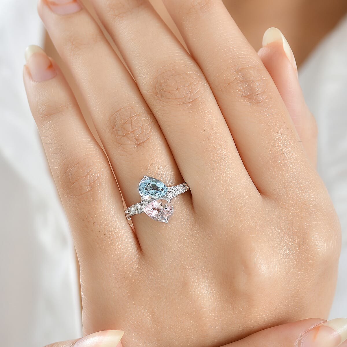 Doorbuster Certified & Appraised Mangoro Aquamarine and Pink Morganite, Luxuriant Diamond G-H SI 2.25 ctw Bypass Ring in 10K White Gold (Size 6.0) image number 2