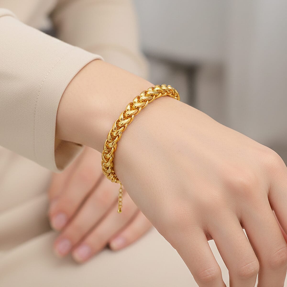 Rope Chain Bracelet in Goldtone (7.5-9.5In) (8.25 In) image number 2