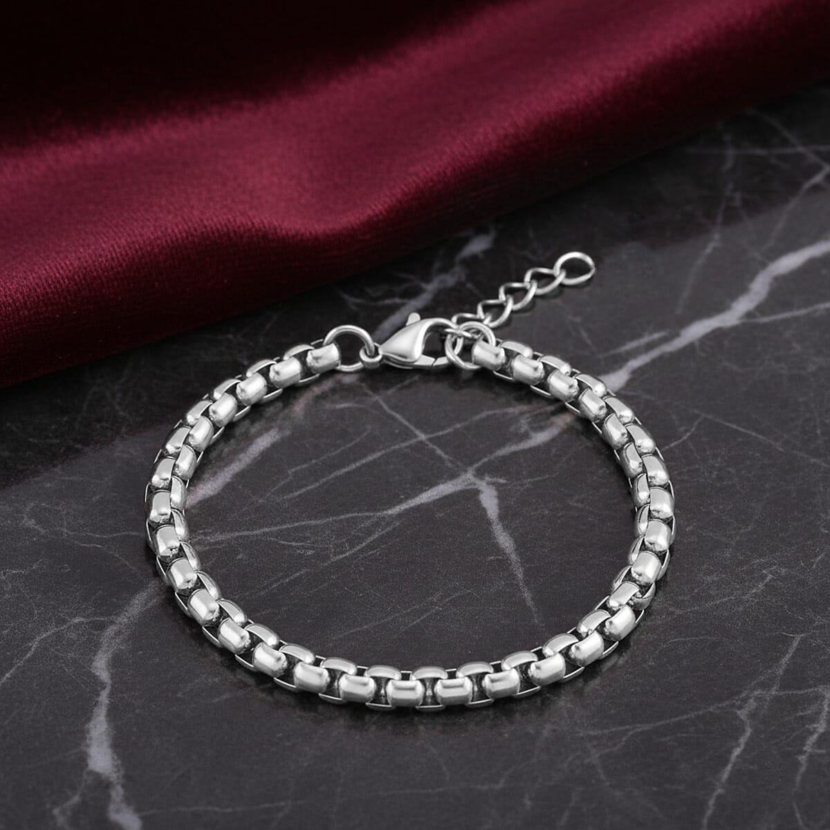 Box Chain Bracelet in Stainless Steel (7.0-8.0In) image number 1