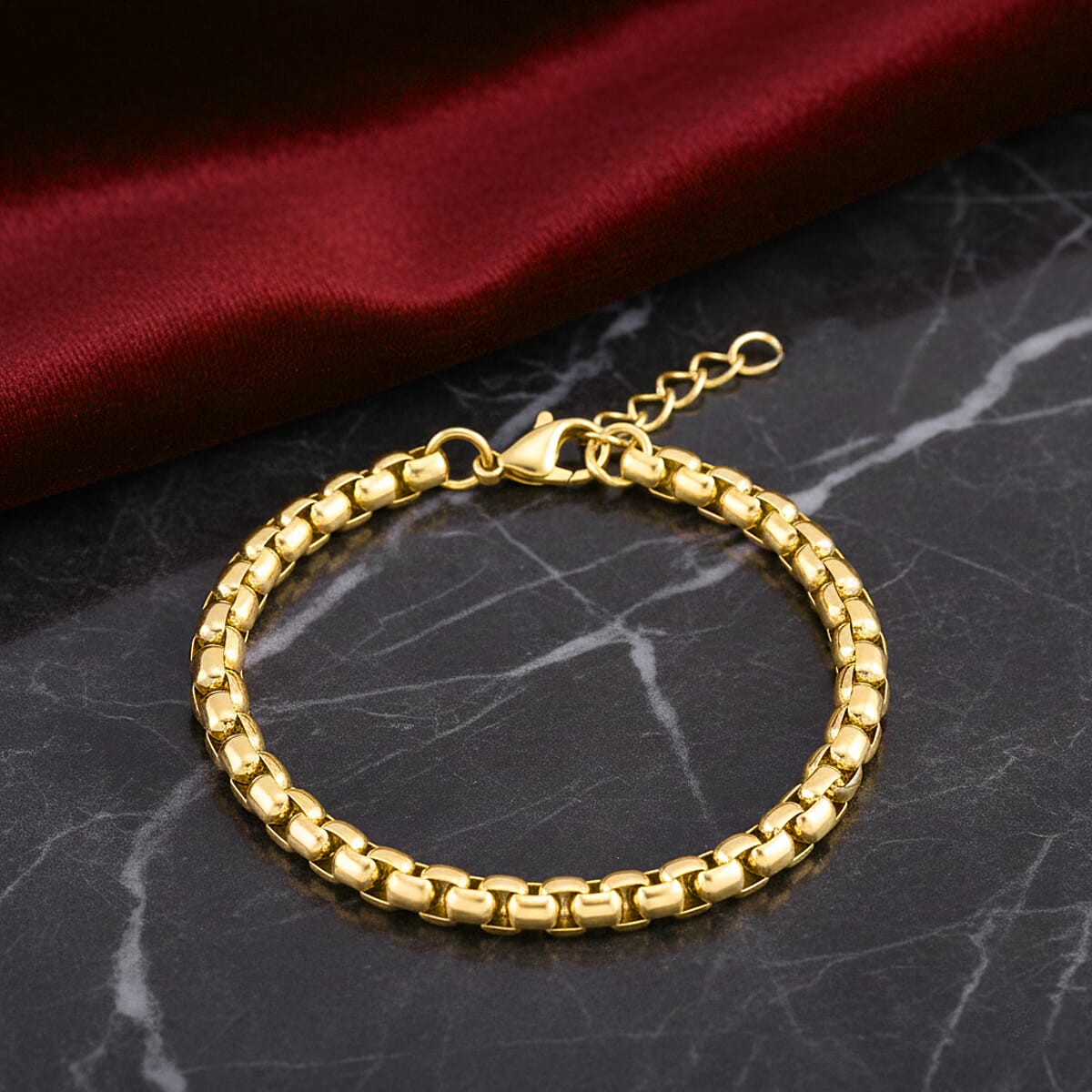 Box Chain Bracelet in ION Plated YG in Stainless Steel (7.0-8.0In) image number 1