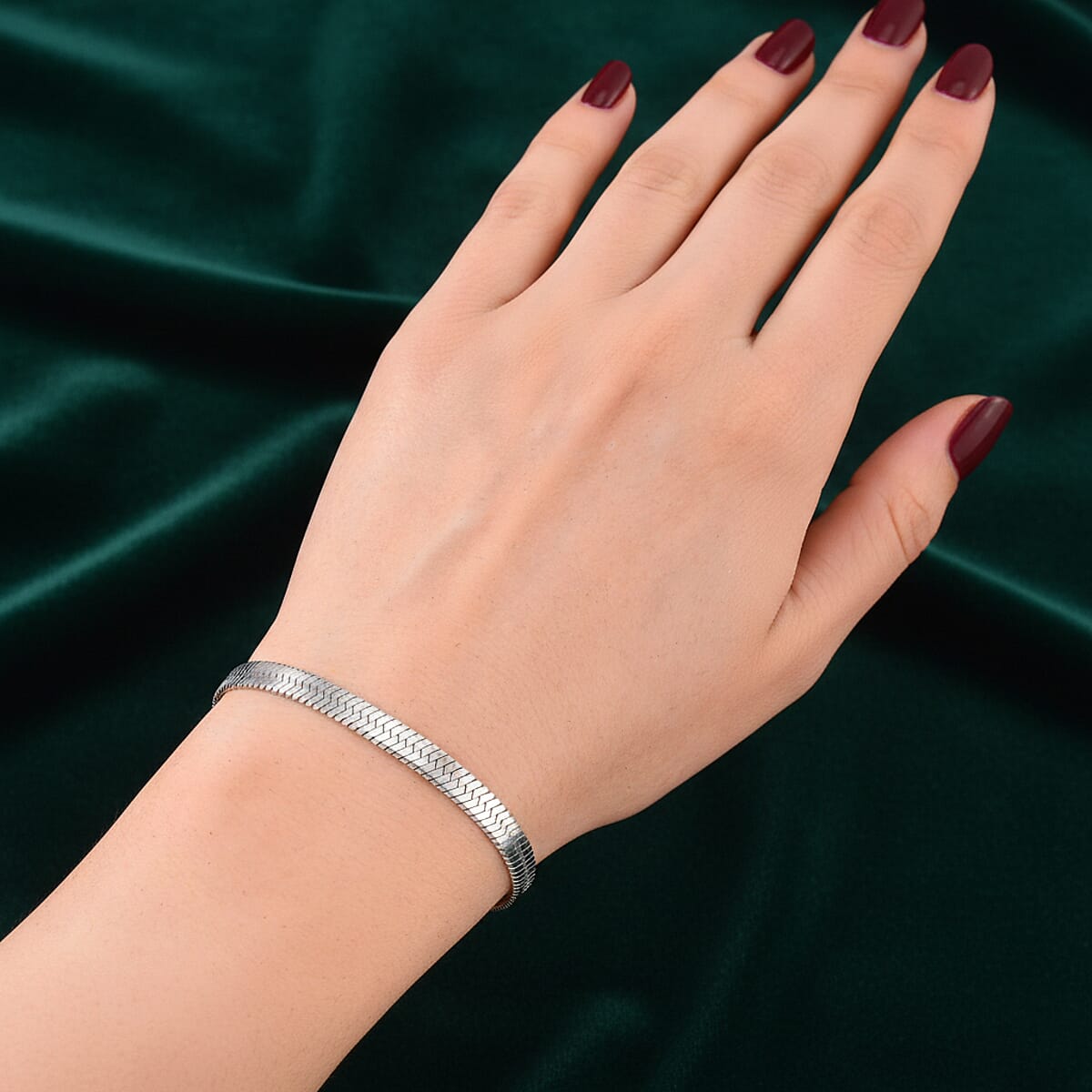 Snake Chain Bracelet in Stainless Steel (7.0-8.0In) image number 2