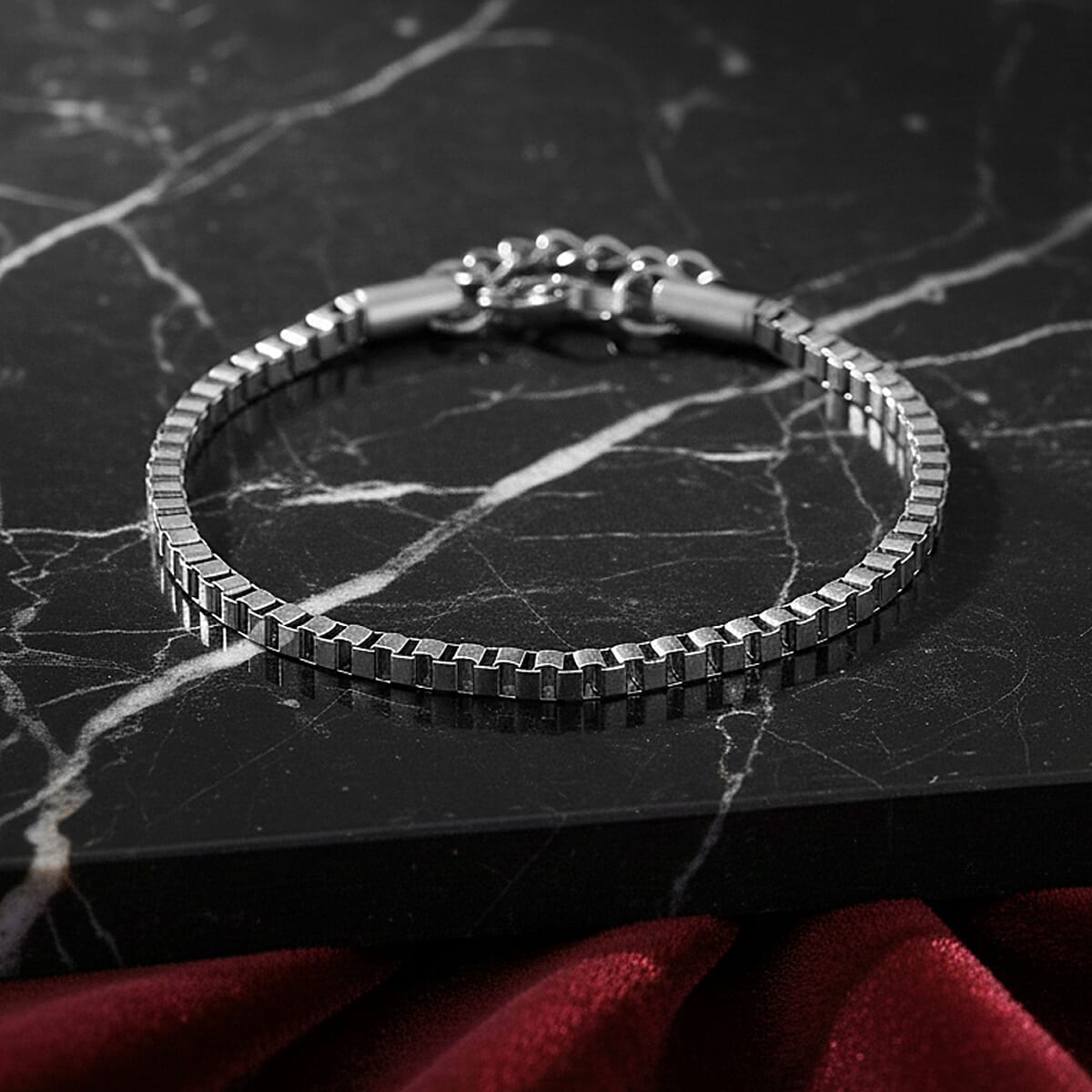 Classic Box Chain Bracelet in Stainless Steel (7.0-8.0In) image number 1