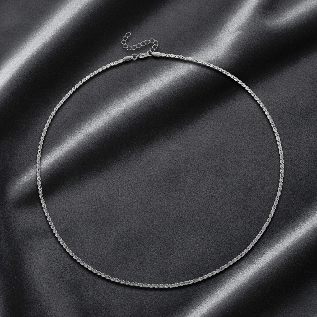 Smooth Curved Twist Chain Necklace in Stainless Steel 24-26 Inches image number 1