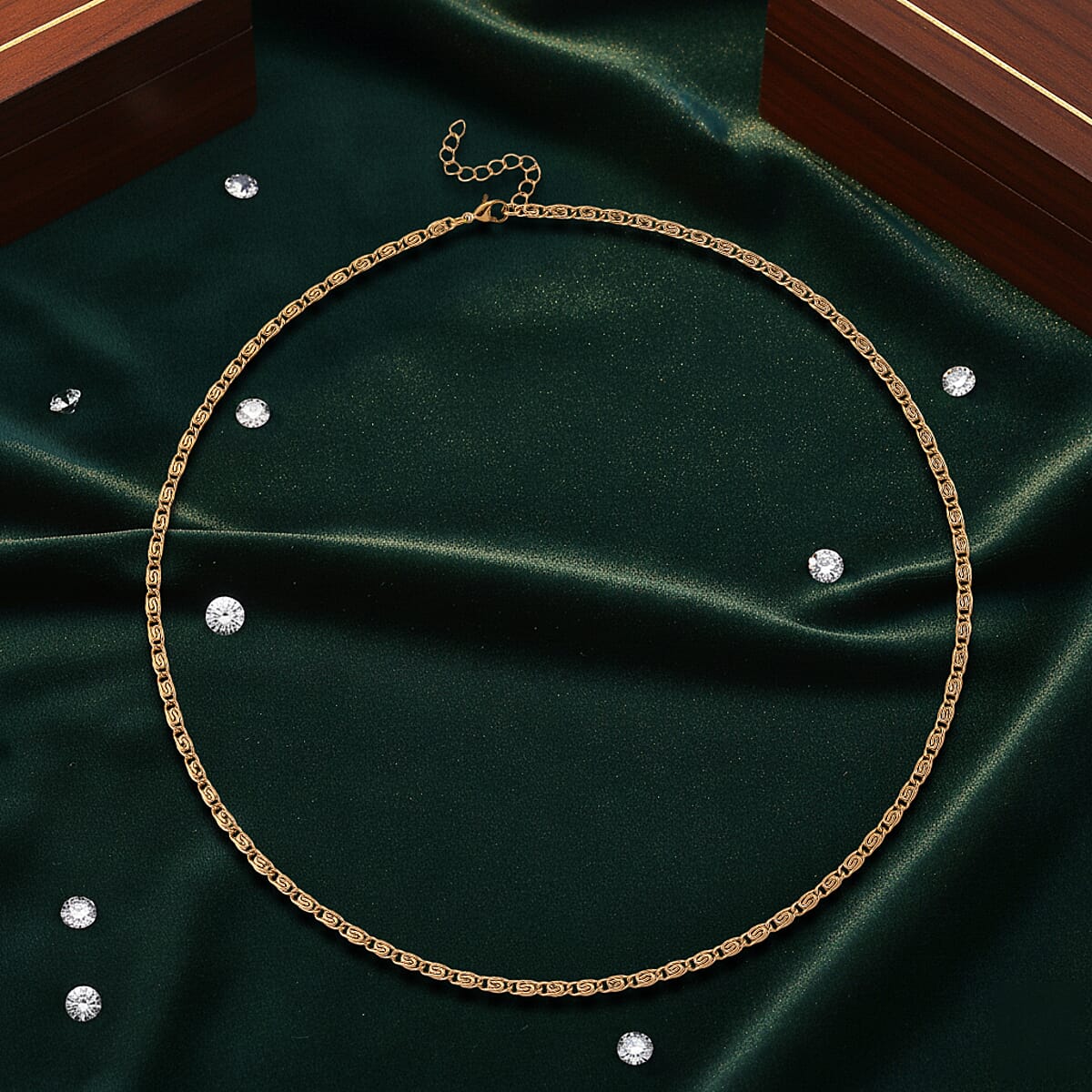 Byzantine Chain Necklace in ION Plated YG Stainless Steel 24-26 Inches image number 1