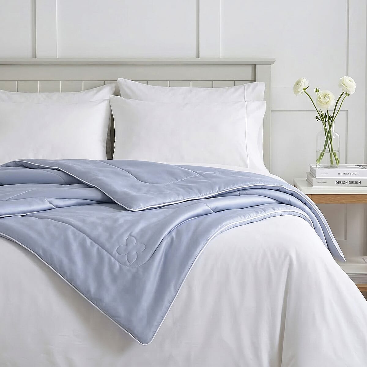 Livmore Blue Nylon and Spandex Silk Quilt image number 2