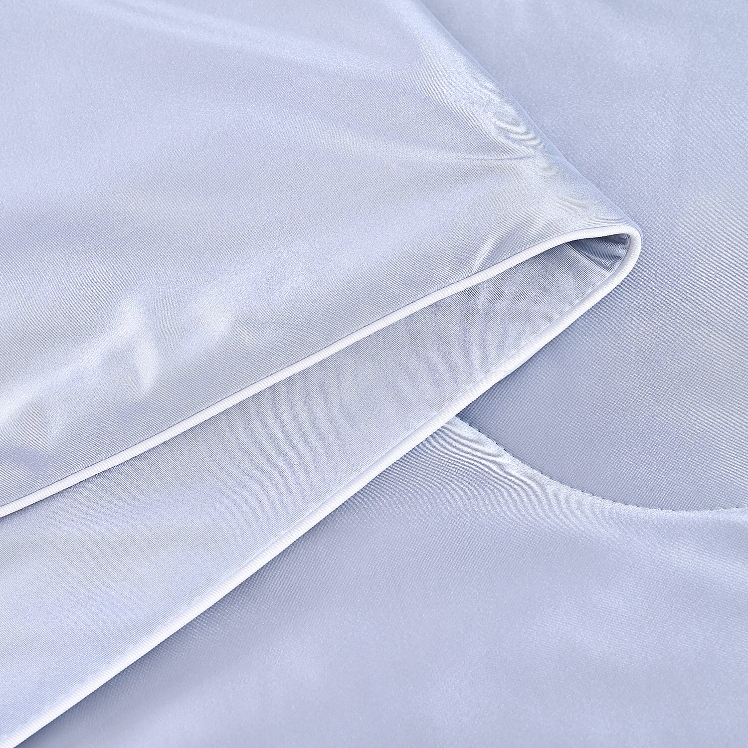 Livmore Blue Nylon and Spandex Silk Quilt