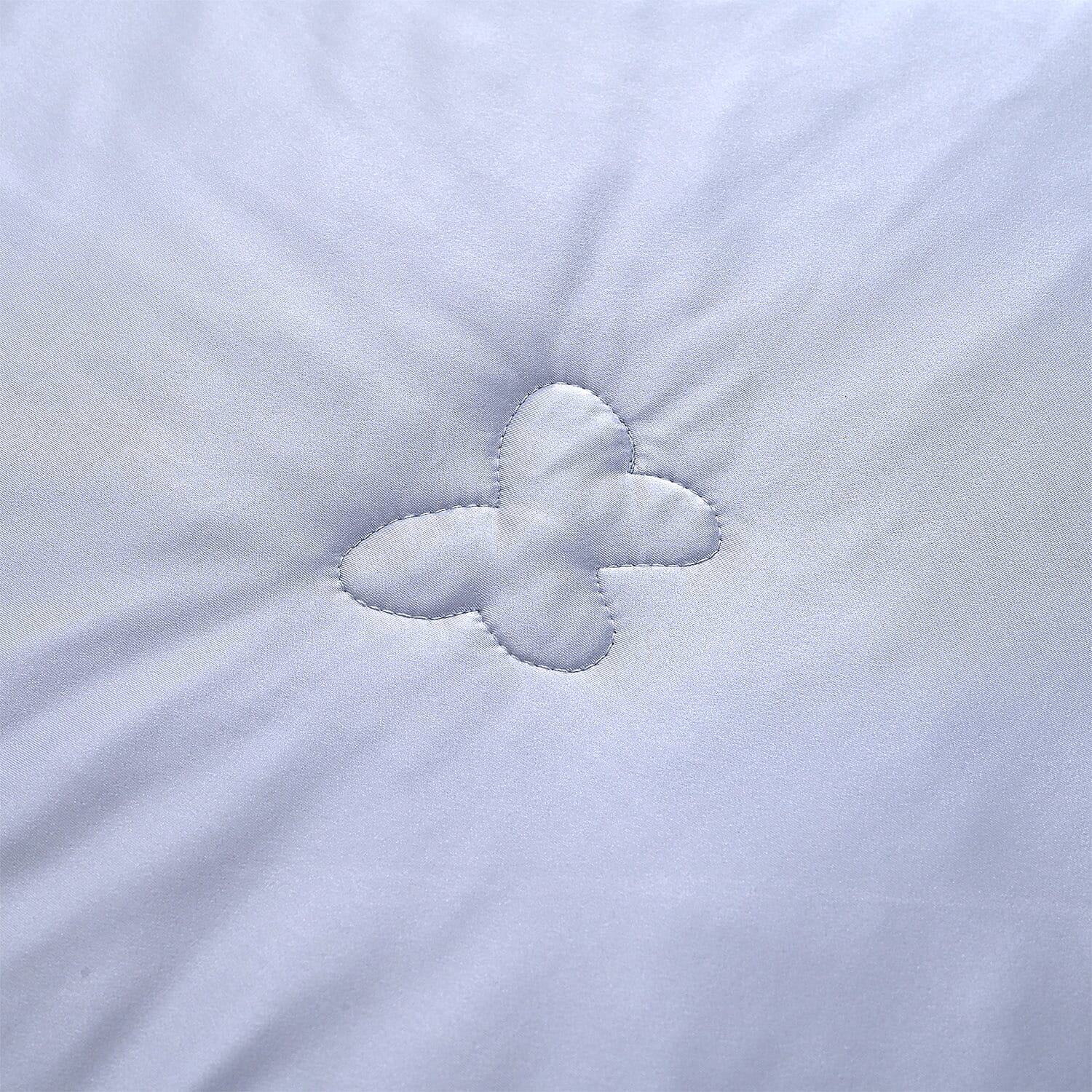 Livmore Blue Nylon and Spandex Silk Quilt