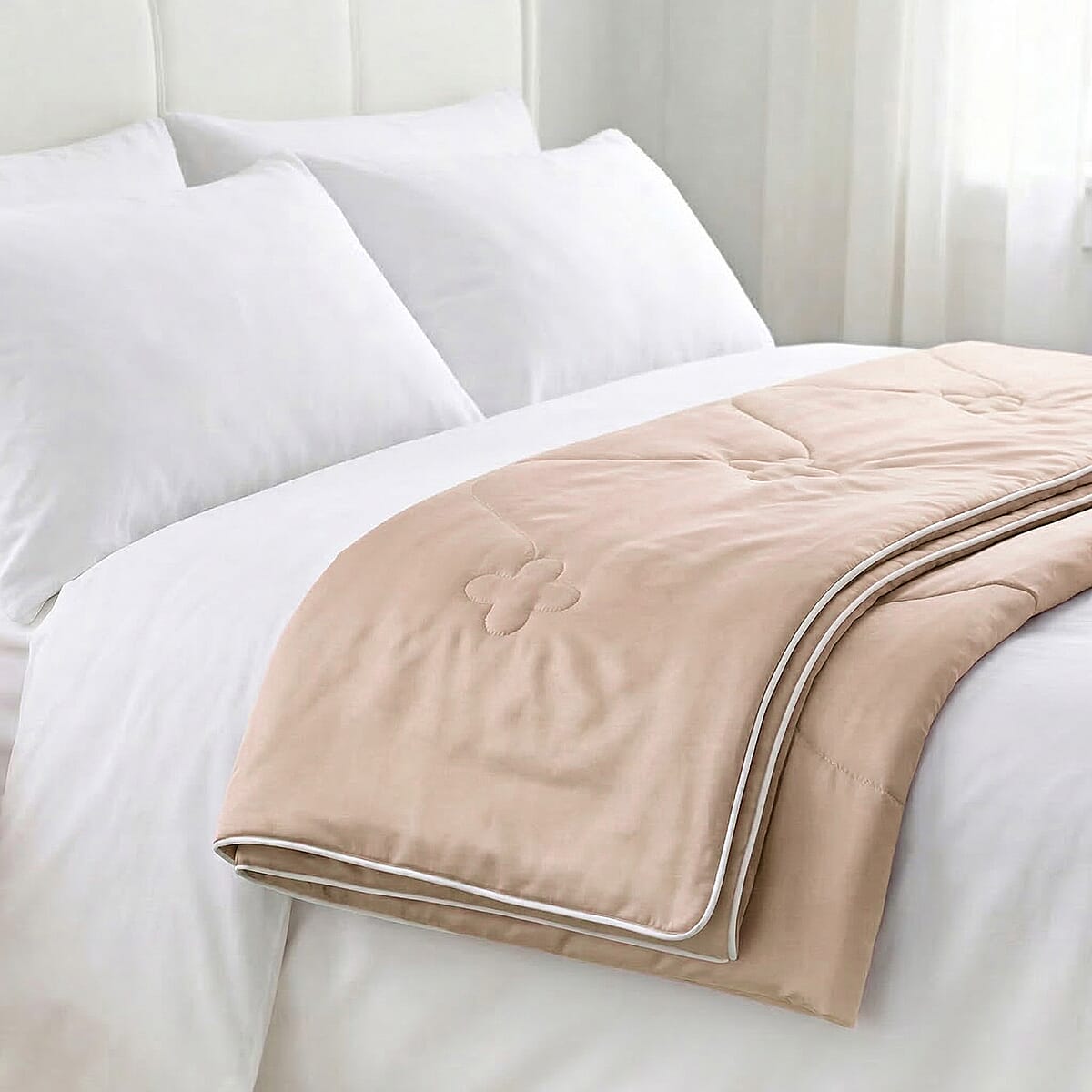 Livmore Beige Nylon and Spandex Silk Quilt image number 1