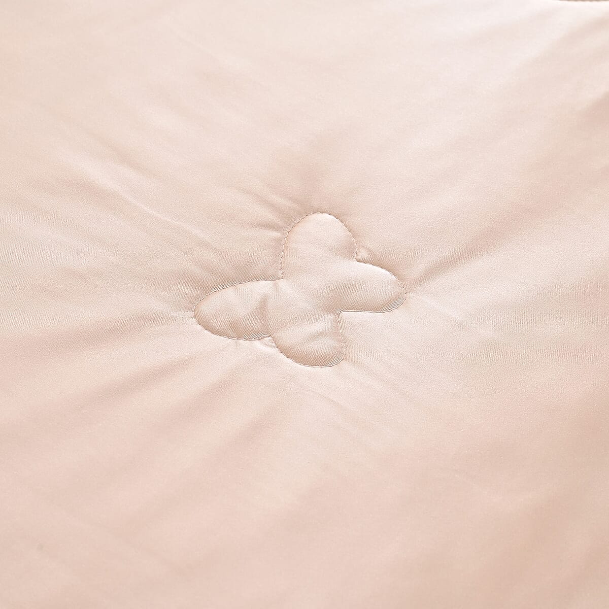 Livmore Beige Nylon and Spandex Silk Quilt image number 5