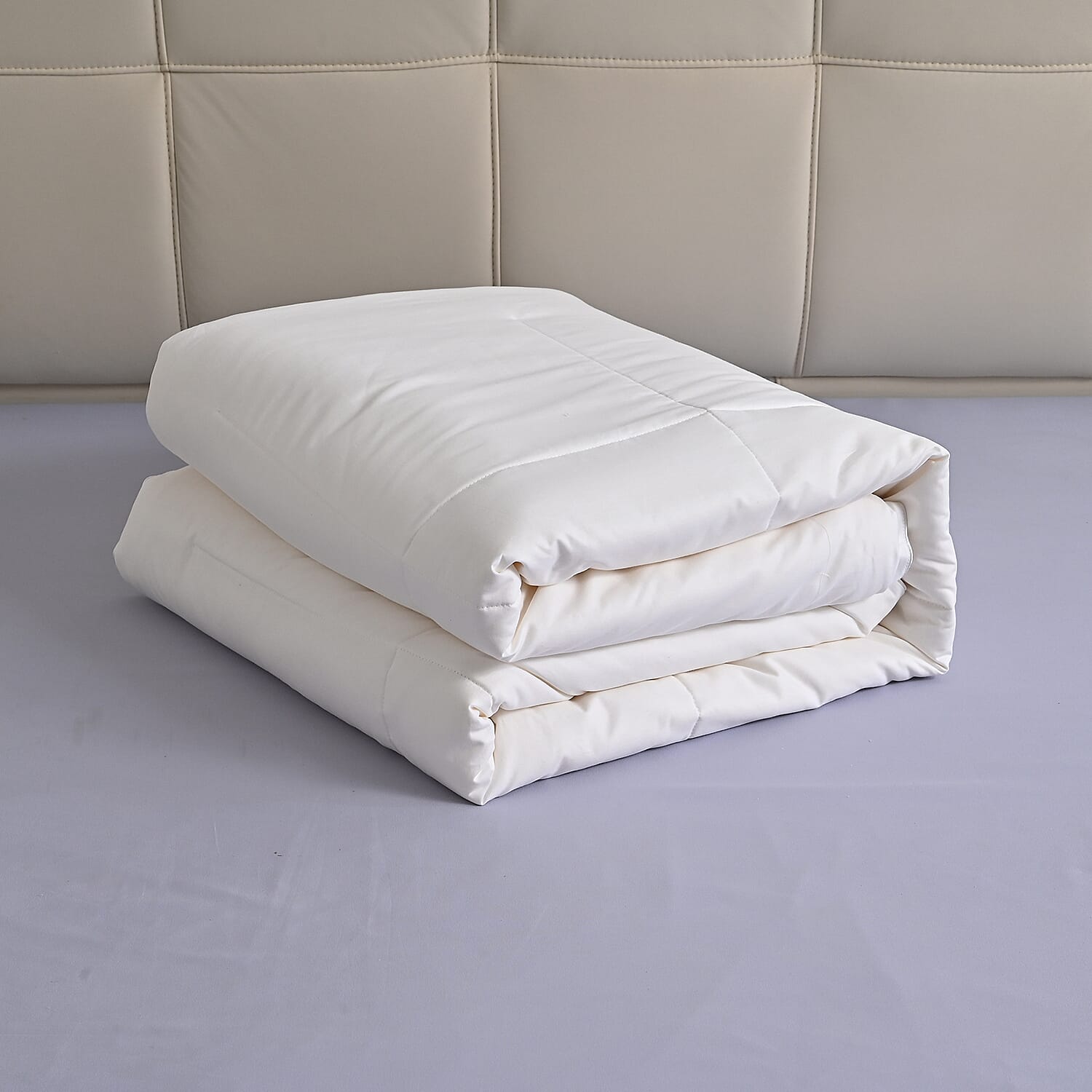 Livmore 100% Mulberry Silk Filled White Solid Summer Duvet- Queen