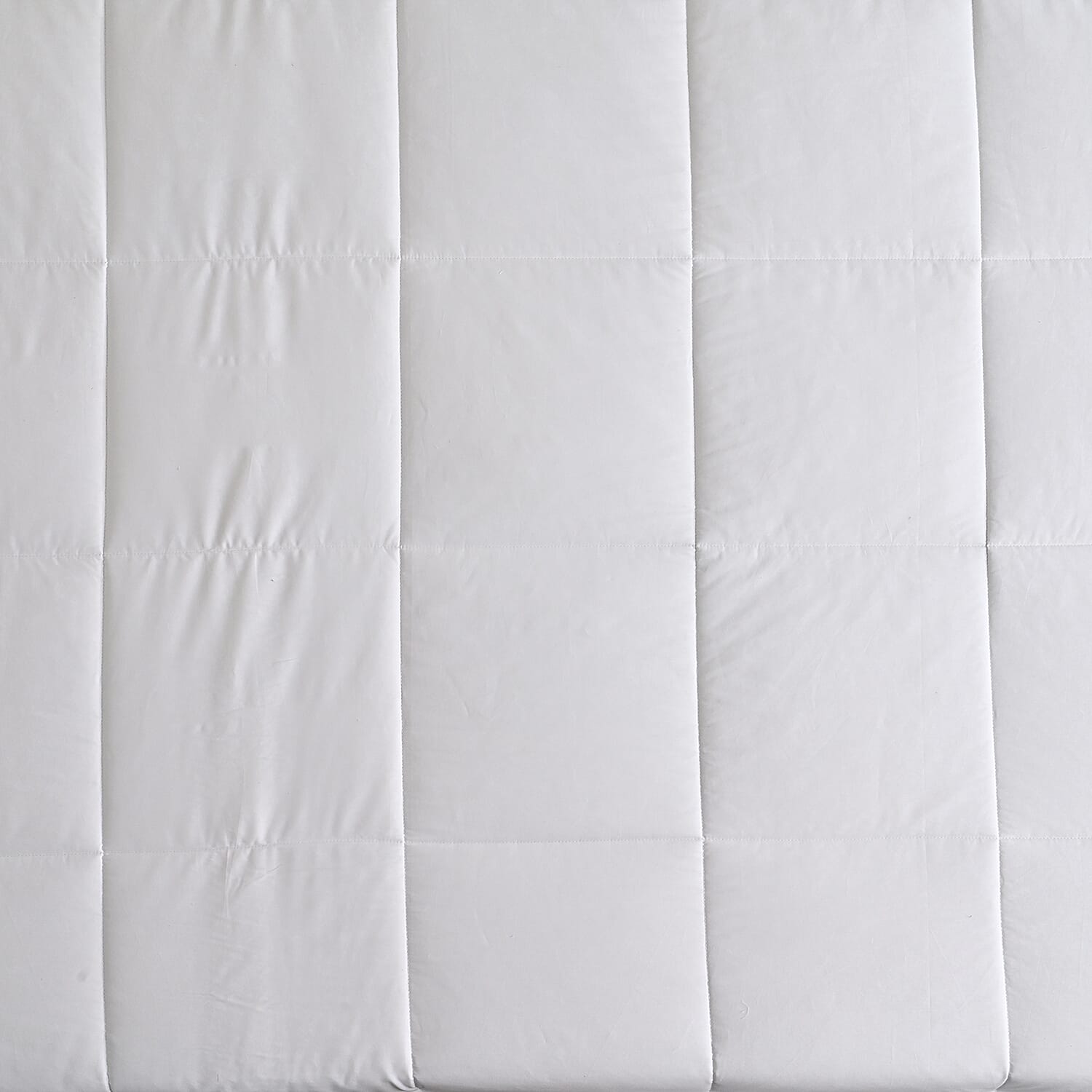 Livmore 100% Mulberry Silk Filled White Solid Summer Duvet- Queen