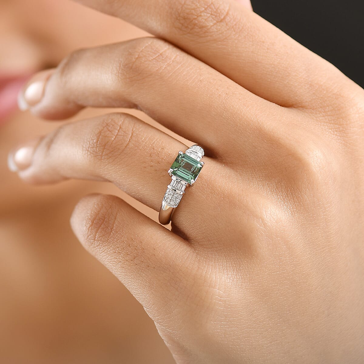 Luxoro AAA Mint Tourmaline and Diamond I2 1.65 ctw Ring in 10K White Gold (Size 7.0) image number 2
