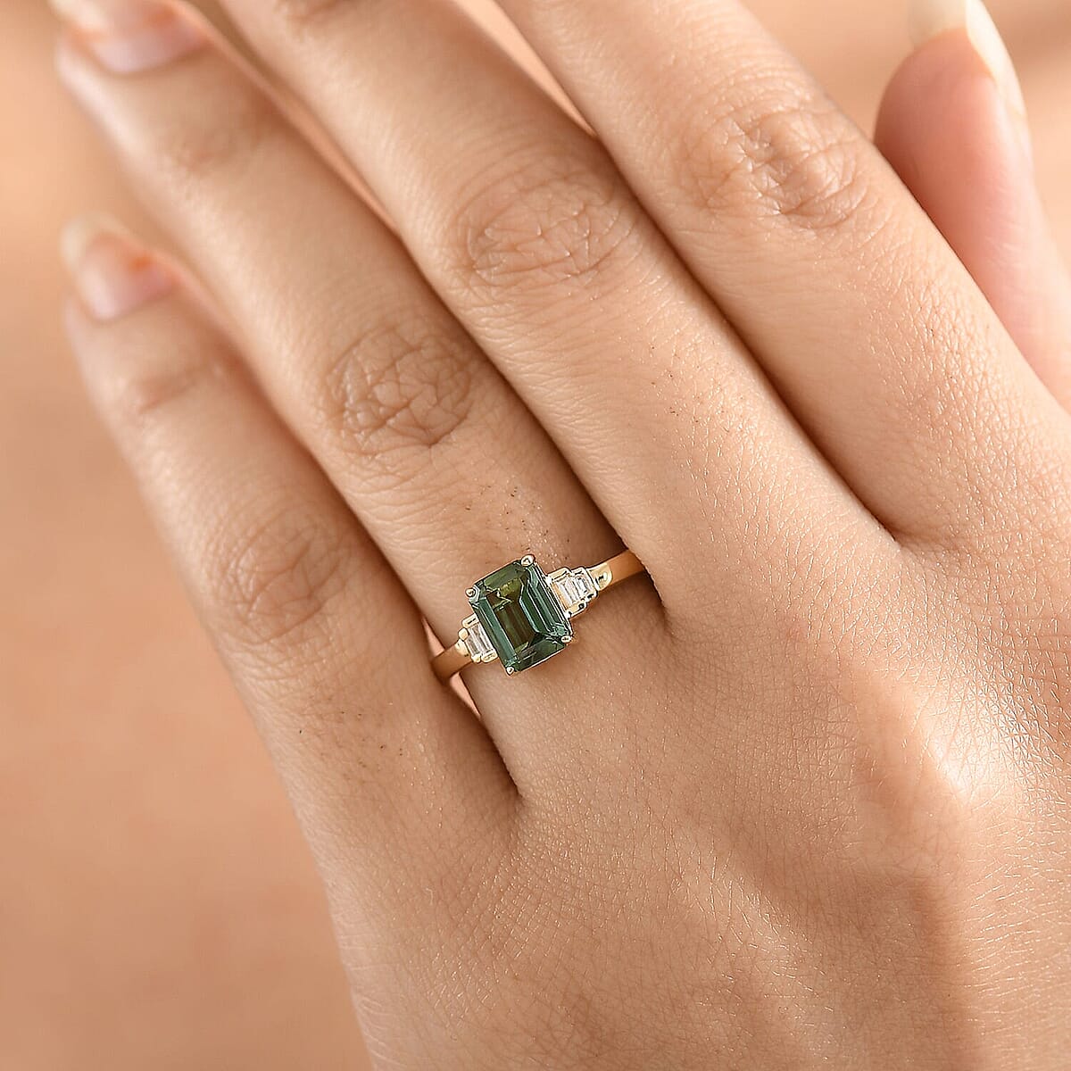 Luxoro AAA Mint Tourmaline and Diamond I2 1.75 ctw Ring in 10K Yellow Gold (Size 10.0) image number 2