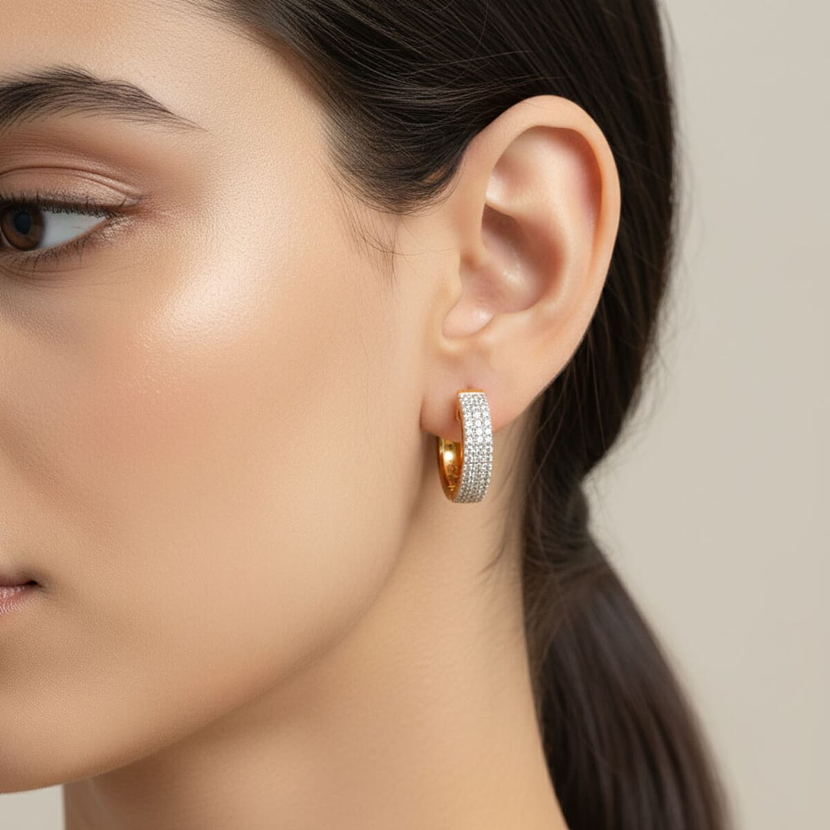  Diamond 0.25 ctw Hoop Earrings in 14K Yellow Gold and Rhodium Over Sterling Silver  image number 2