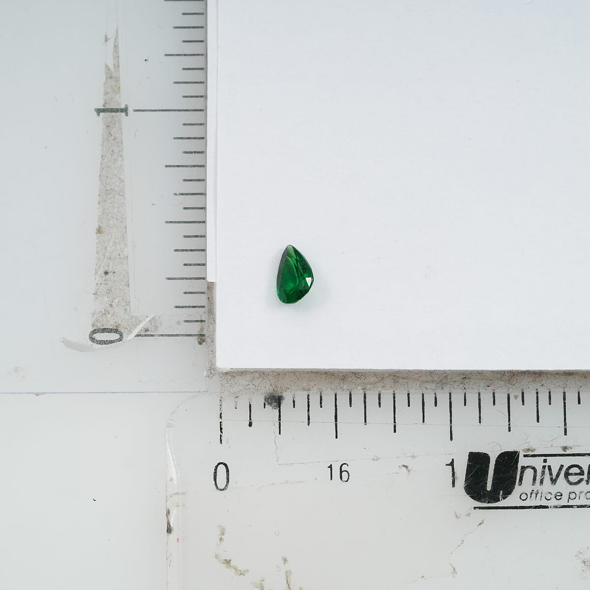 AAAA Tsavorite Garnet (Pear 7x5 mm) 0.70 ctw image number 4