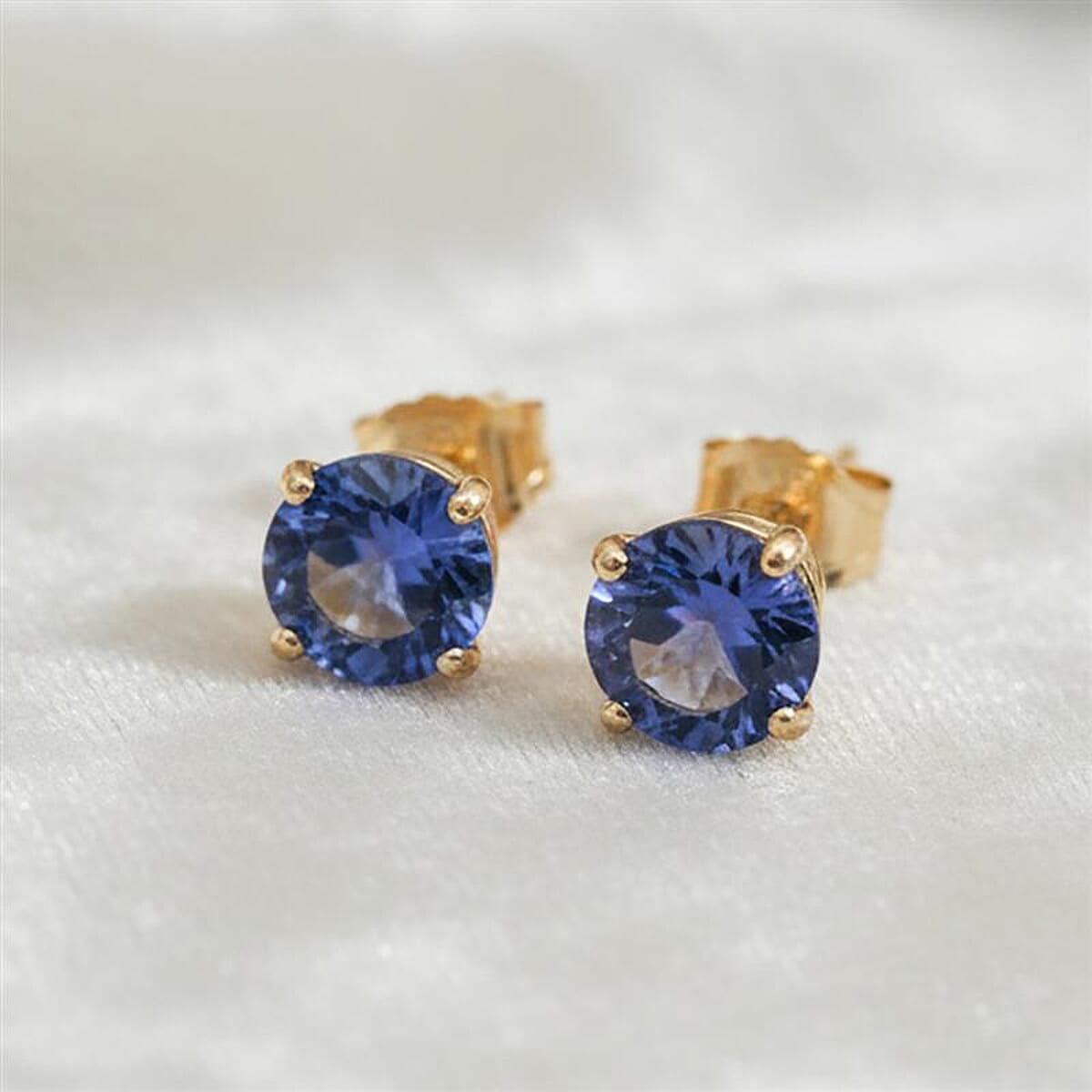 Doorbuster AAA Tanzanite 1.00 ctw Screw Post Earrings in 14K Yellow Gold  image number 1