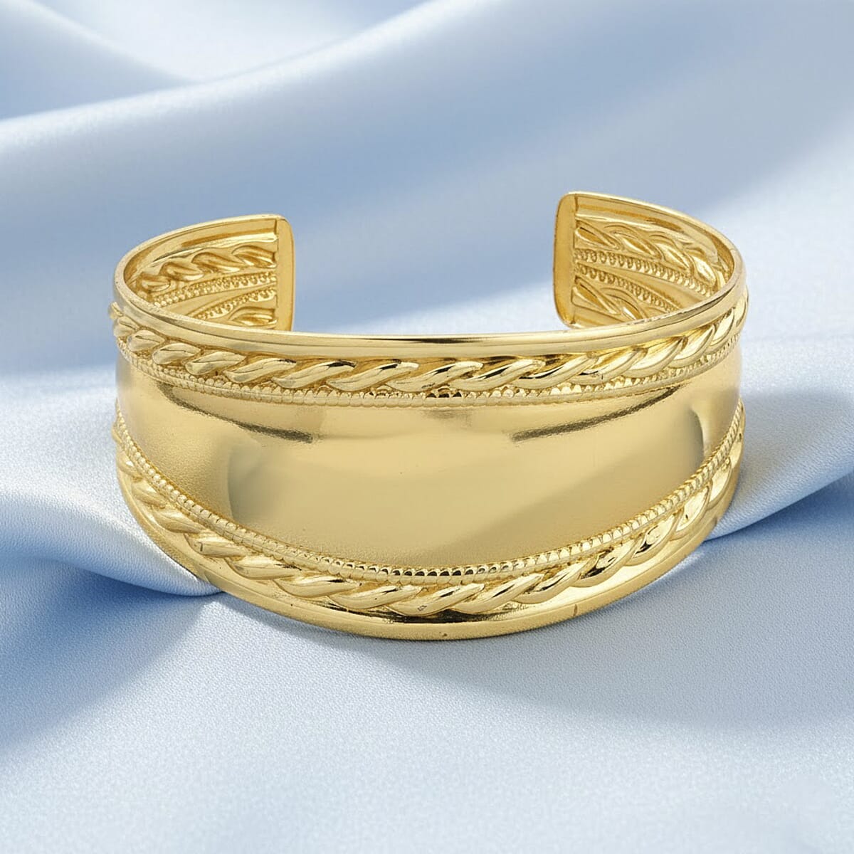 Wide Cuff Bracelet in ION Plated YG Stainless Steel (7.50 In) image number 1