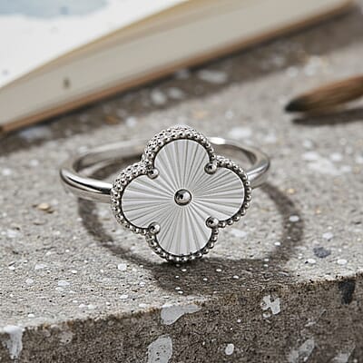 Rhapsody 950 Platinum Clover Ring 5.40 Grams  (Size 8.0)