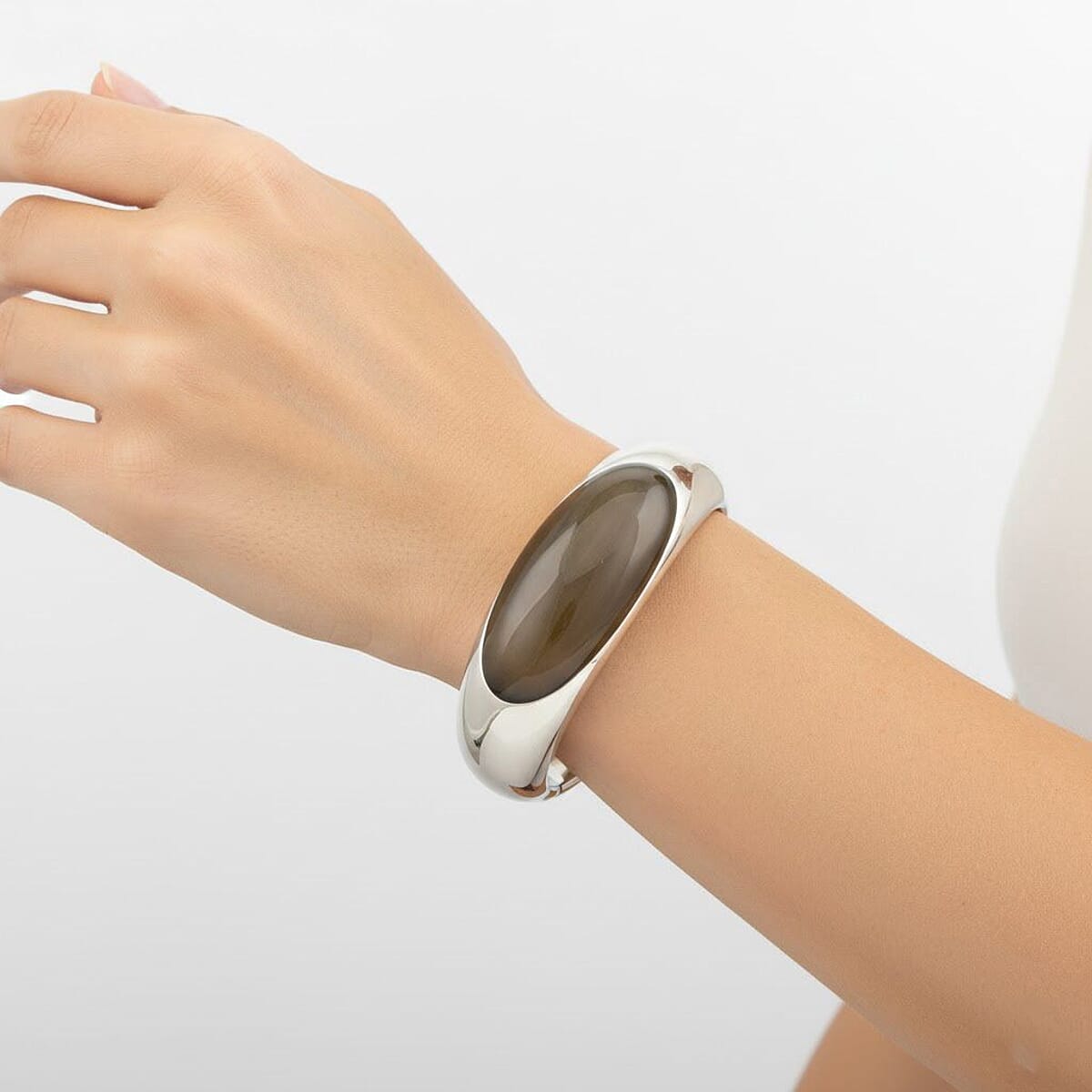 Calvin Klein Closeout Agate Ellipse Bangle Bracelet in Stainless Steel (5.50 In) 8.00 ctw image number 2