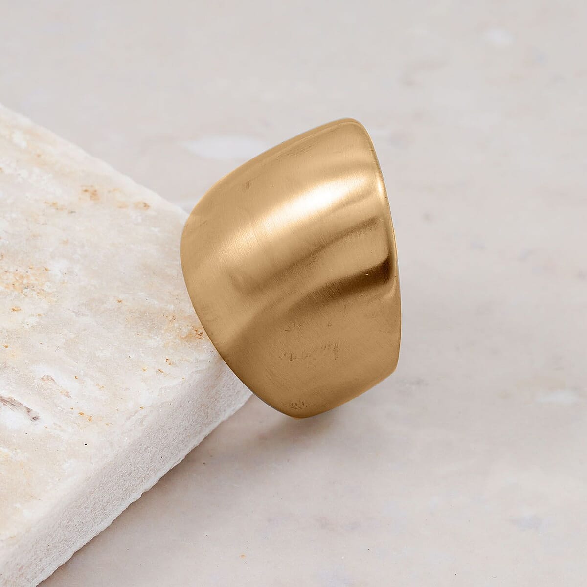 Calvin Klein Closeout Billow Ring in ION Plated YG Stainless Steel (Size 6.0) image number 1