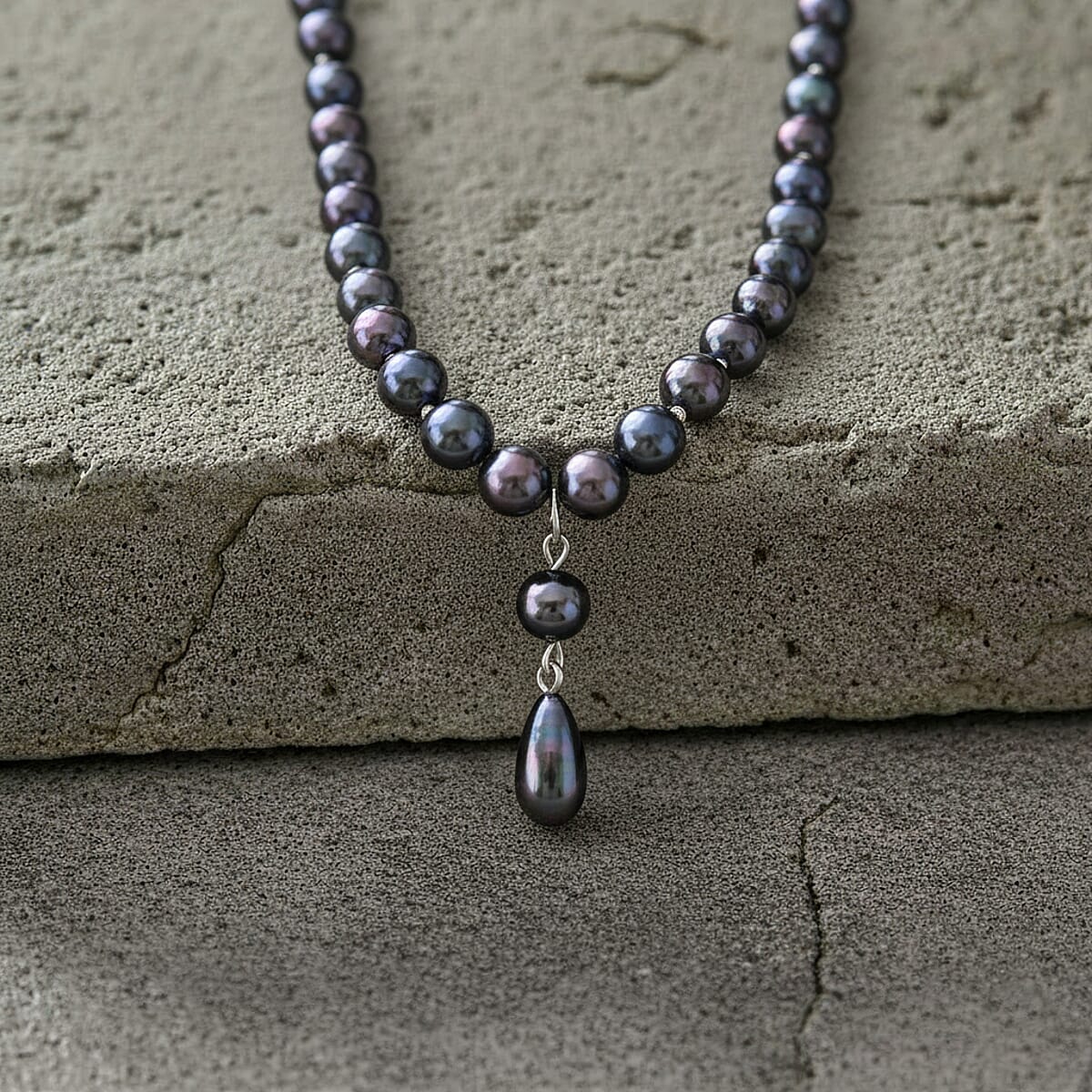 Peacock Color Shell Pearl Drop Necklace in Stainless Steel 20 Inches image number 1