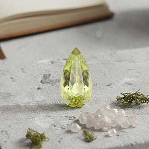 AAAA Sava Sphene (Pear Free Size) 1.00 ctw