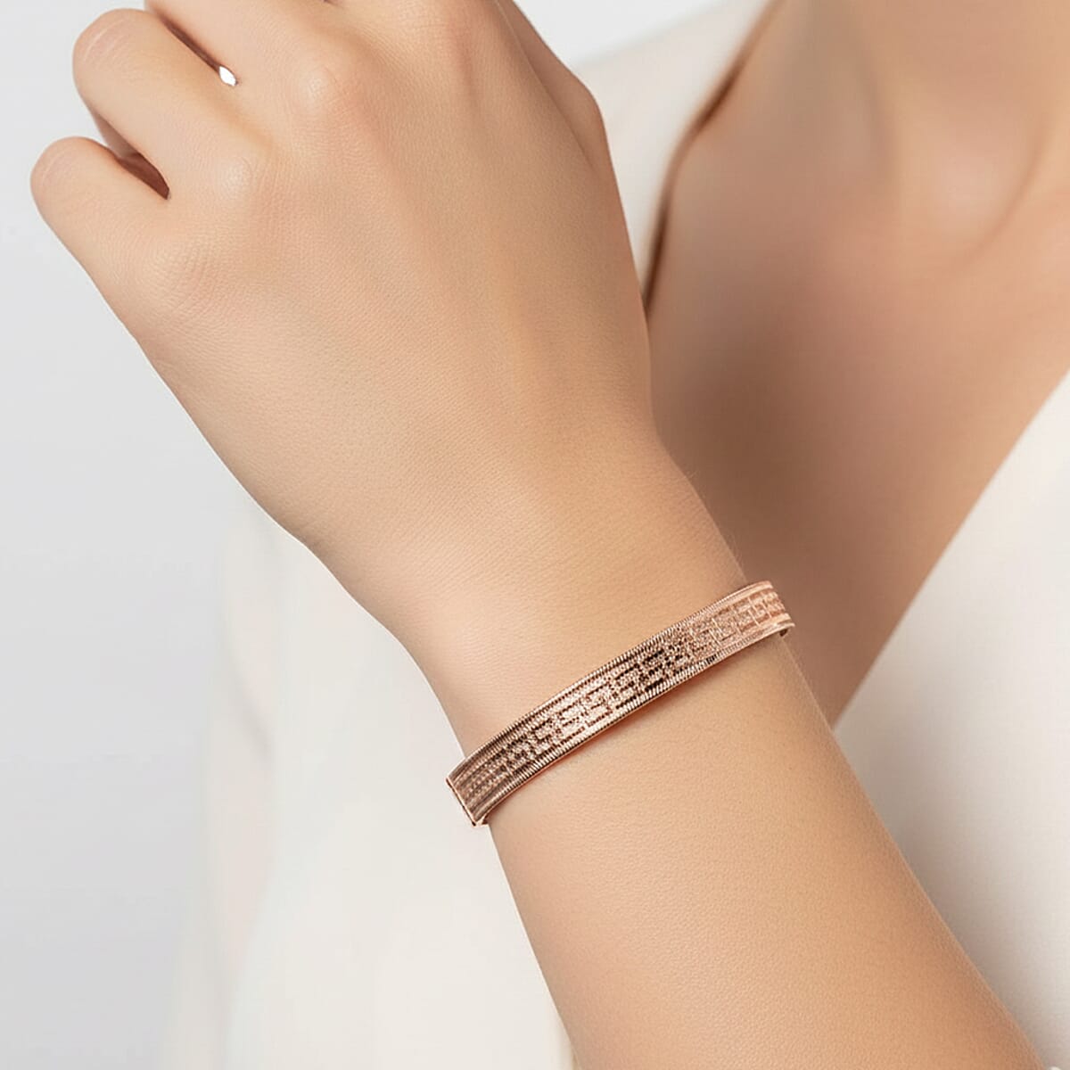 Italian Greek Key Mesh Bangle Bracelet in 10K Rose Gold (7.00 In) 1.57 Grams image number 2