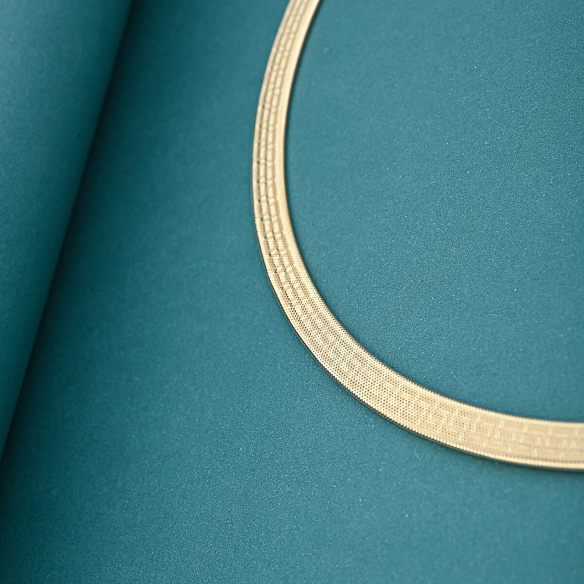 Italian Greek Key Mesh Omega Chain Necklace in 10K Yellow Gold 4.46 Grams 18-20 Inches image number 1