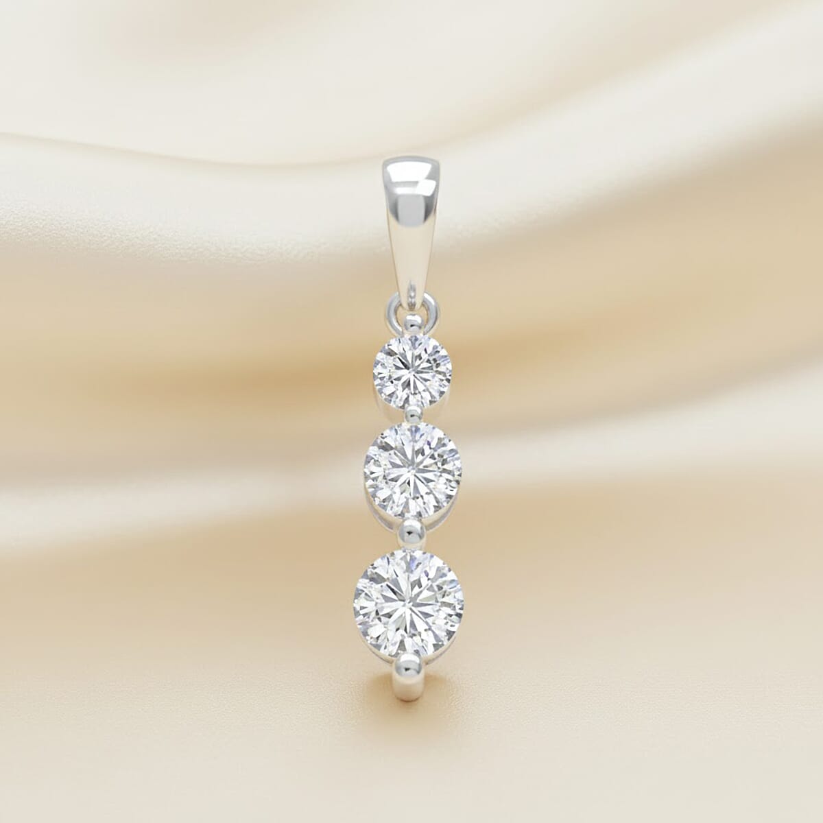 Doorbuster NY Closeout 14K White Gold Diamond GI1 0.50 ctw Pendant with Stainless Steel Necklace 18 Inches image number 1