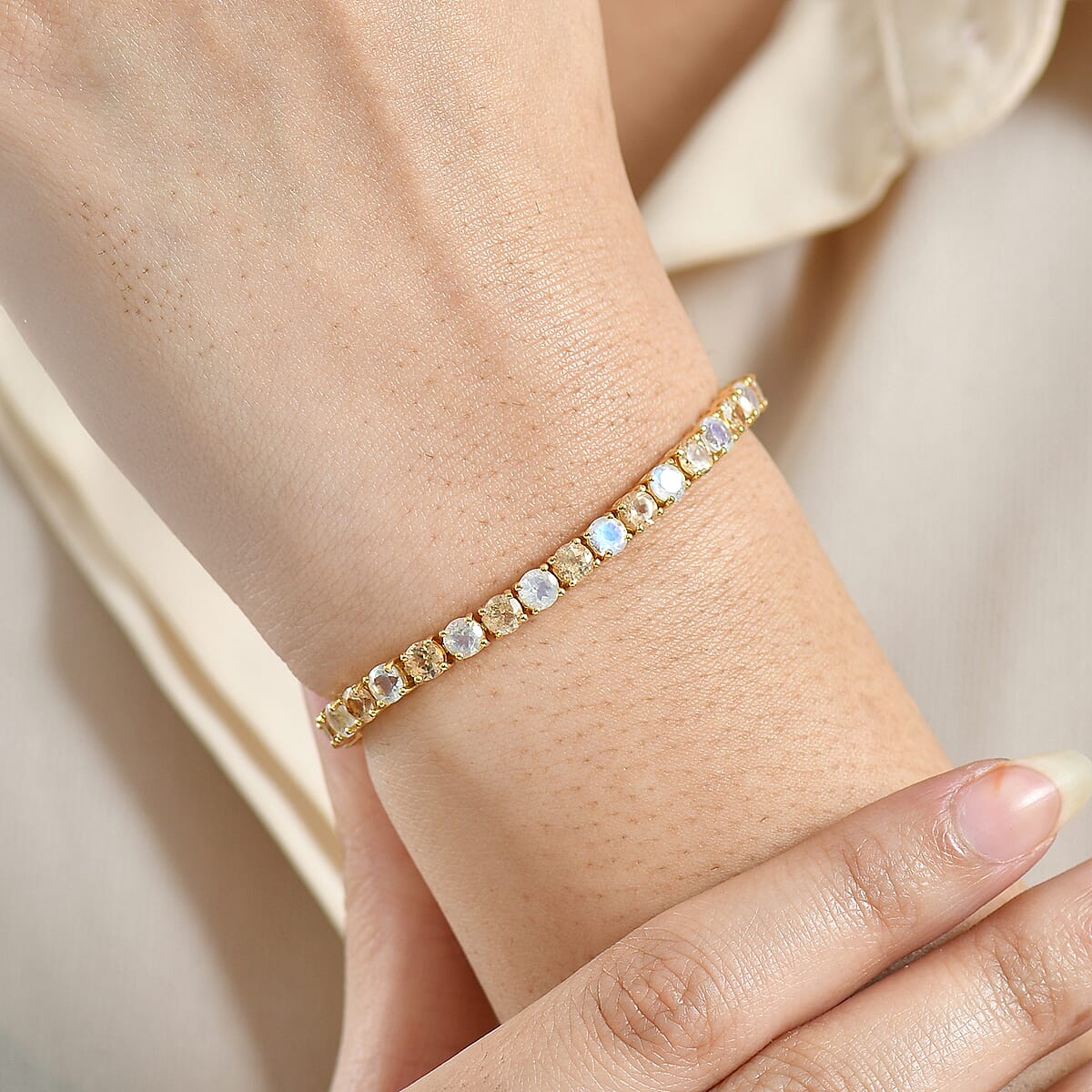 D'Joy Imperial Garnet and Rainbow Moonstone 10.50 ctw Sunfire Glow Bracelet in 18K Vermeil Yellow Gold Over Sterling Silver (6.50 In) (Del. in 8-10 Days) image number 2