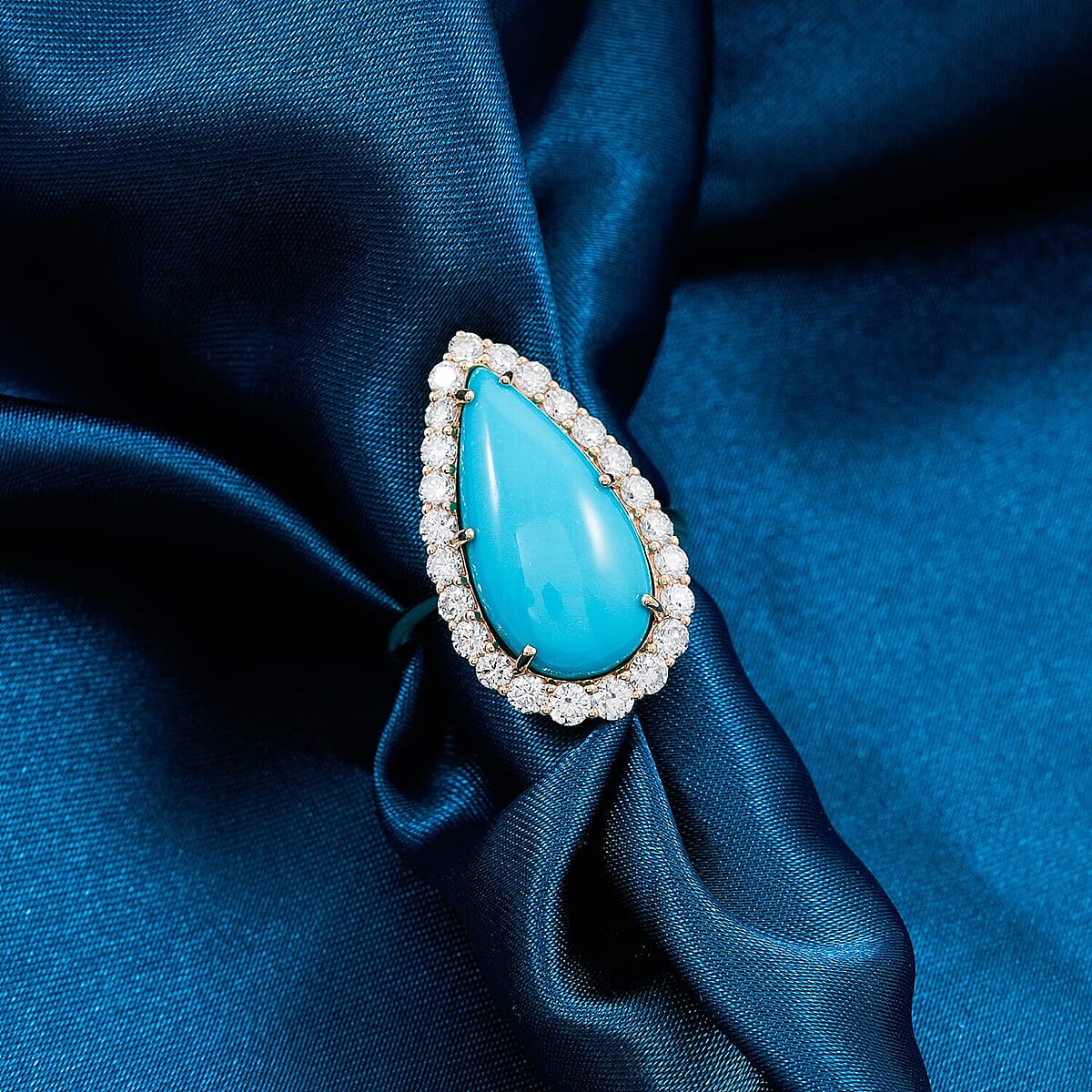 Certified & Appraised AAA Sleeping Beauty Turquoise and Luxuriant Lab Grown Diamond E-F VS 7.36 ctw Ring in 10K Yellow Gold (Size 9.5) 4.06 Grams image number 1