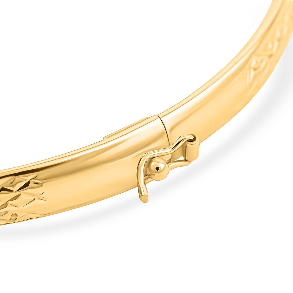 Doorbuster 14K Yellow Gold Over Sterling Silver Diamond Cut Bangle Bracelet (7.50 In) 4.50 Grams image number 4